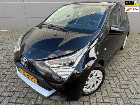 Toyota Aygo 1.0 VVT-i x-play (2021)