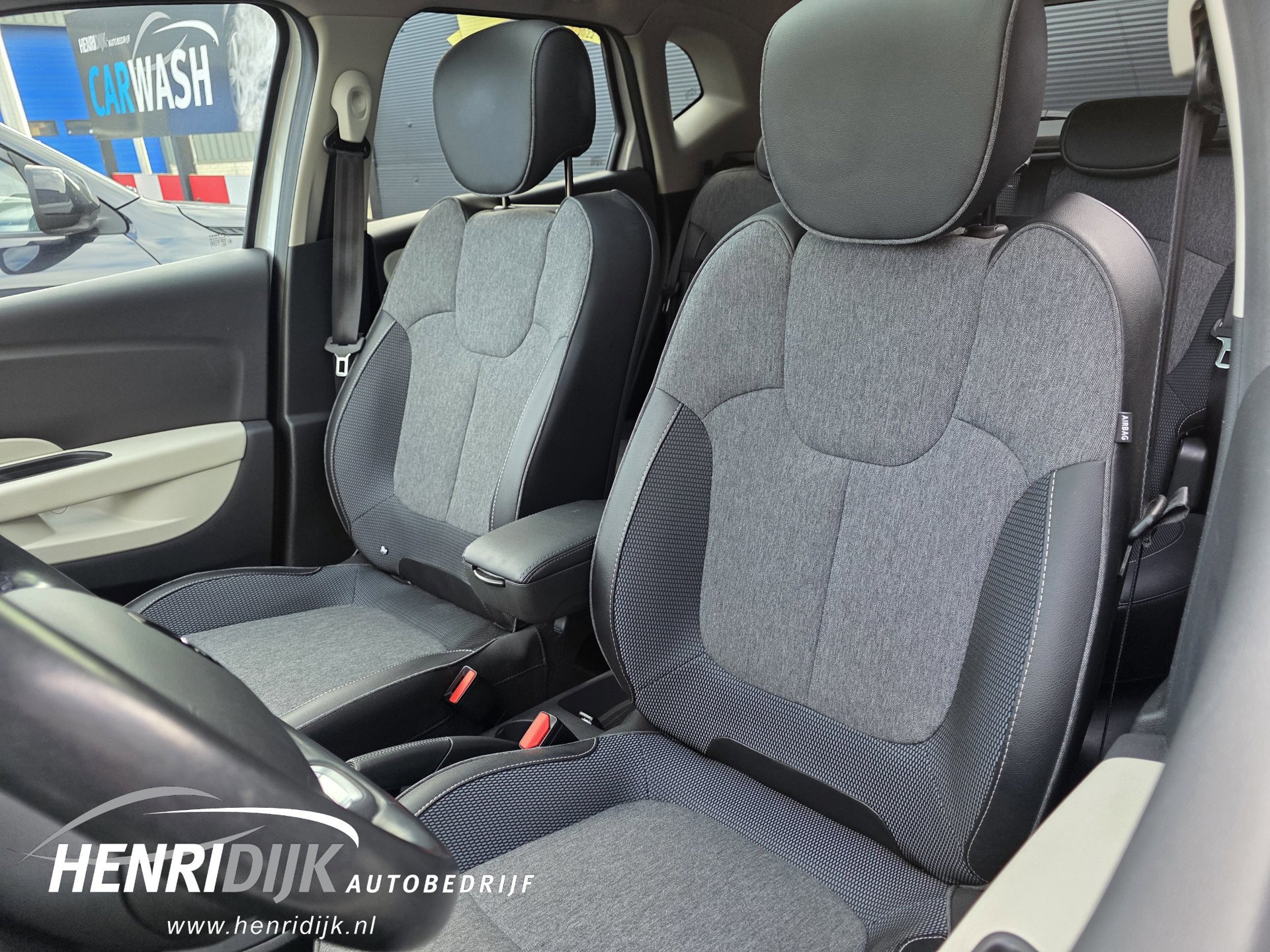 Renault Captur 1.2 TCe Crossborder (2017), foto 11
