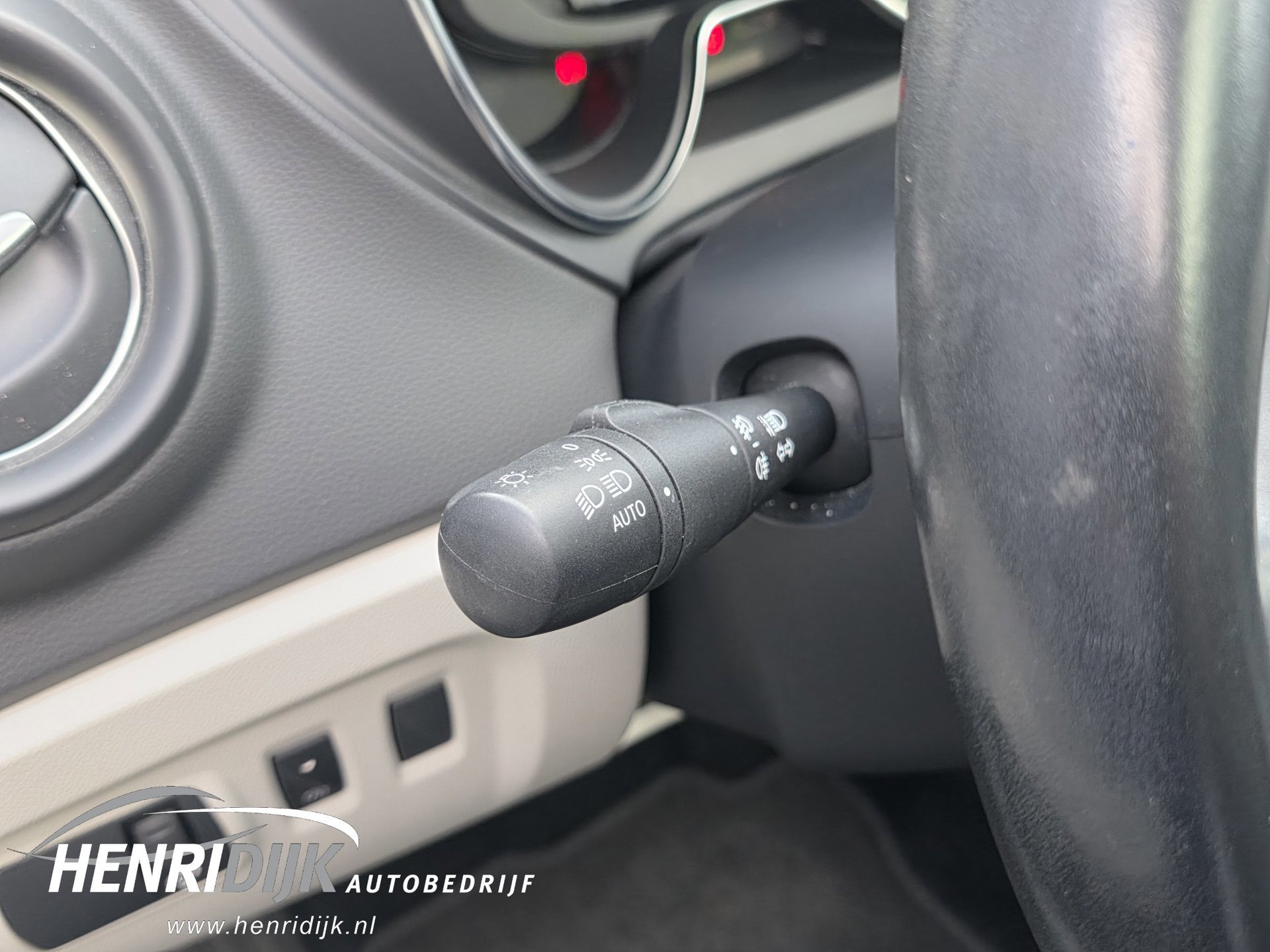 Renault Captur 1.2 TCe Crossborder (2017), foto 15