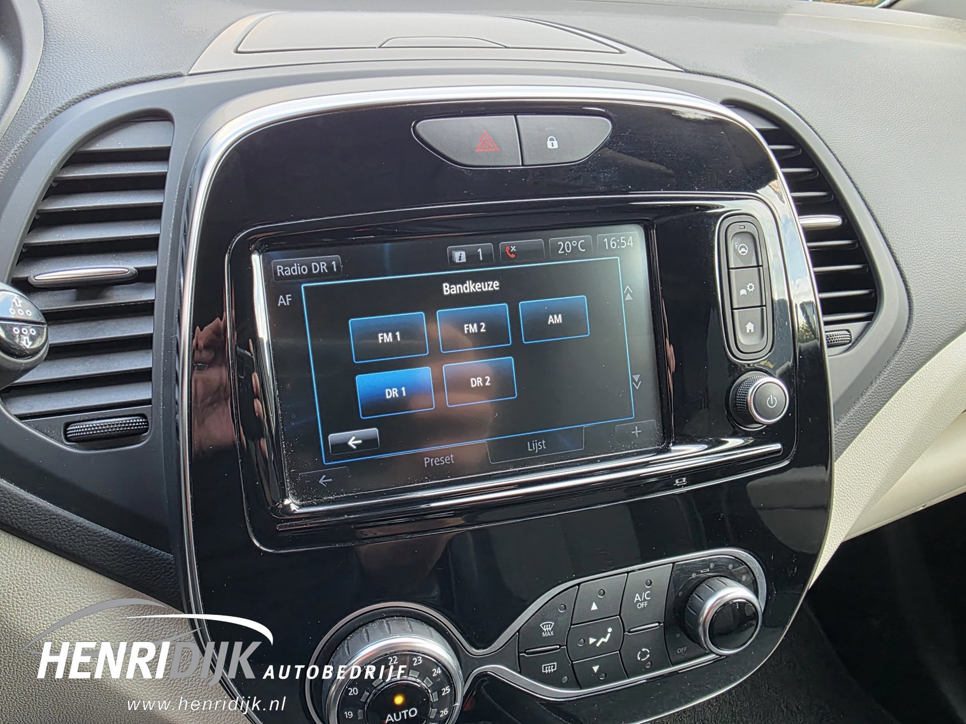 Renault Captur 1.2 TCe Crossborder (2017), foto 23