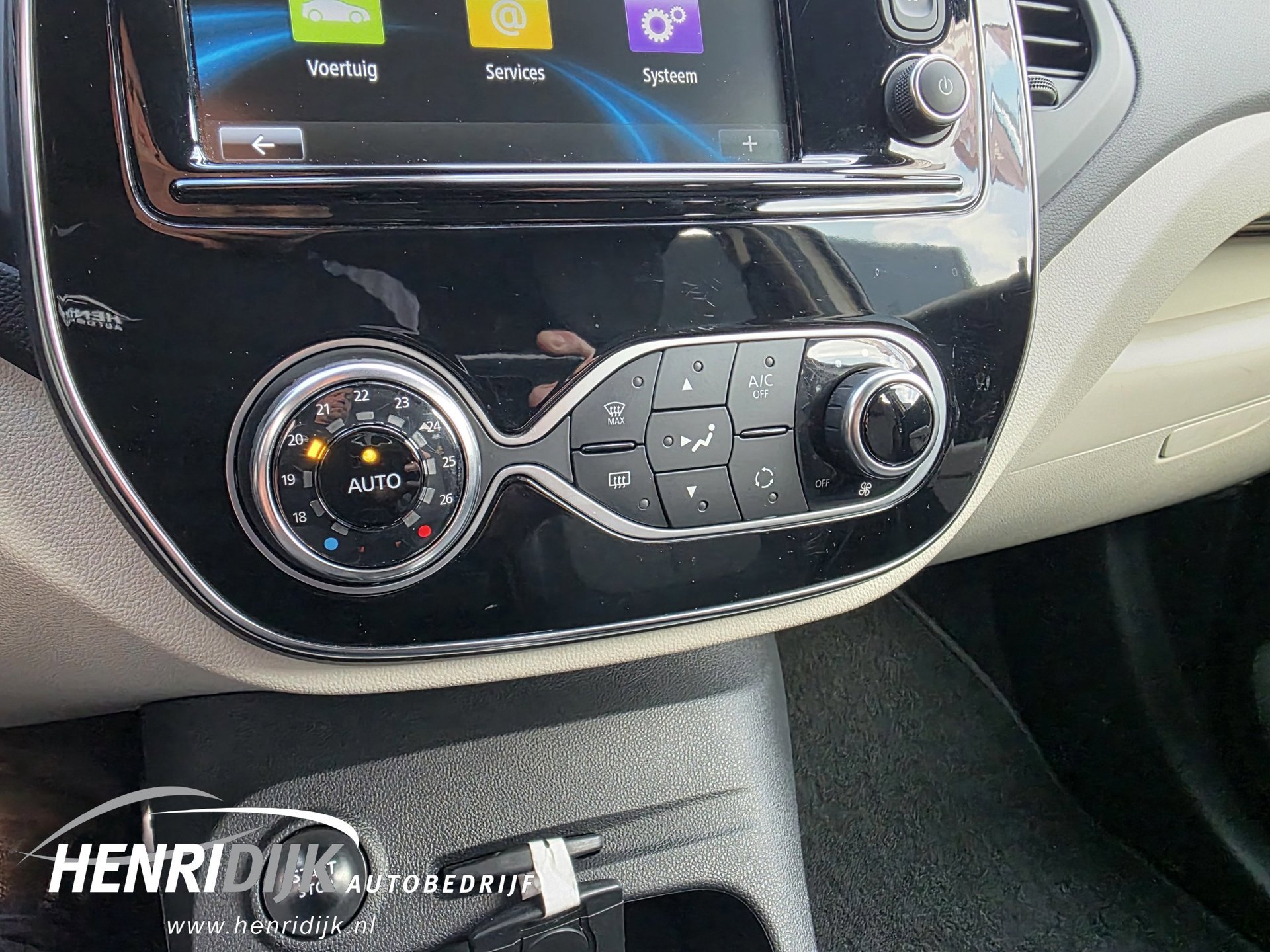 Renault Captur 1.2 TCe Crossborder (2017), foto 30