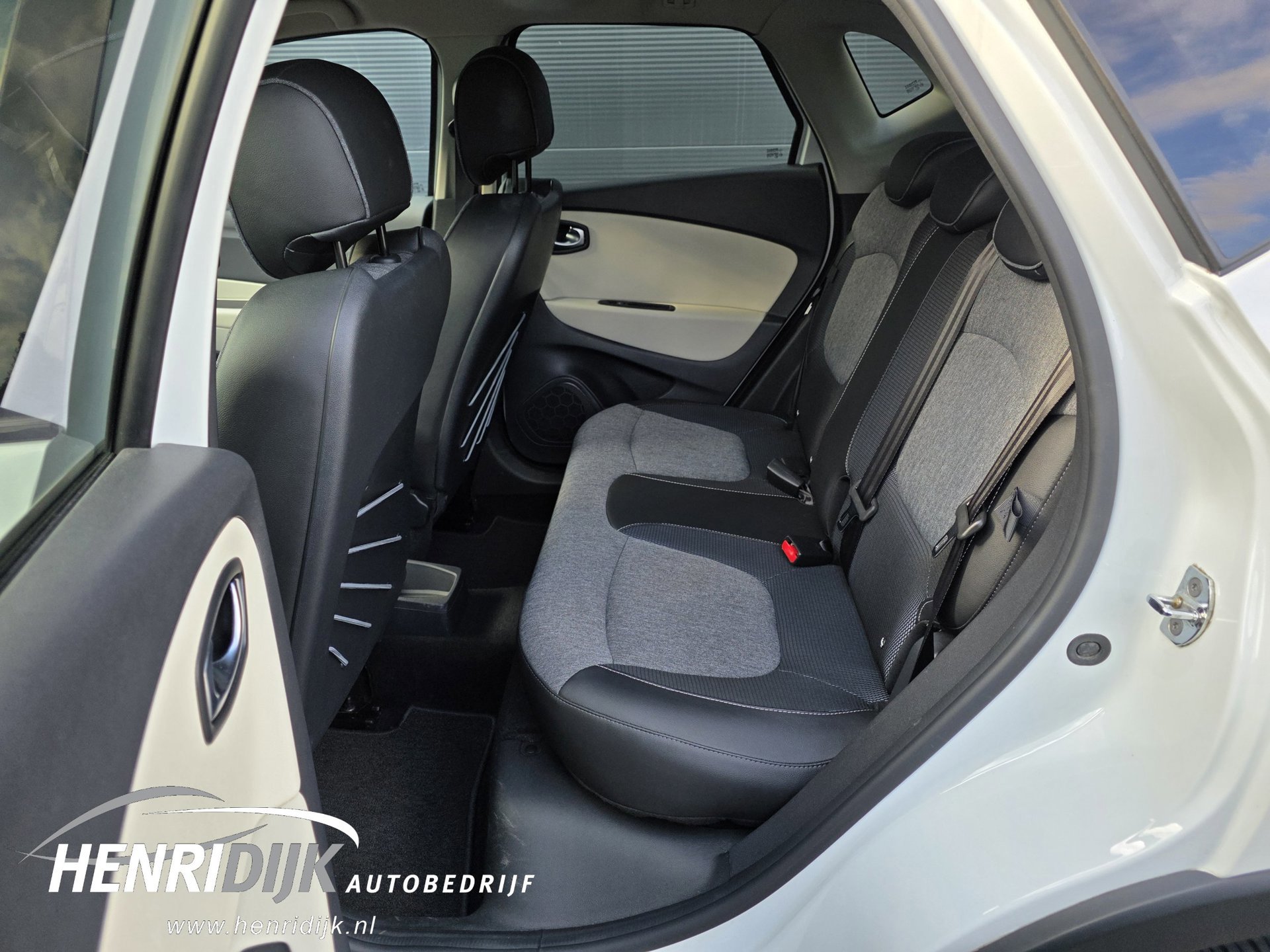 Renault Captur 1.2 TCe Crossborder (2017), foto 38