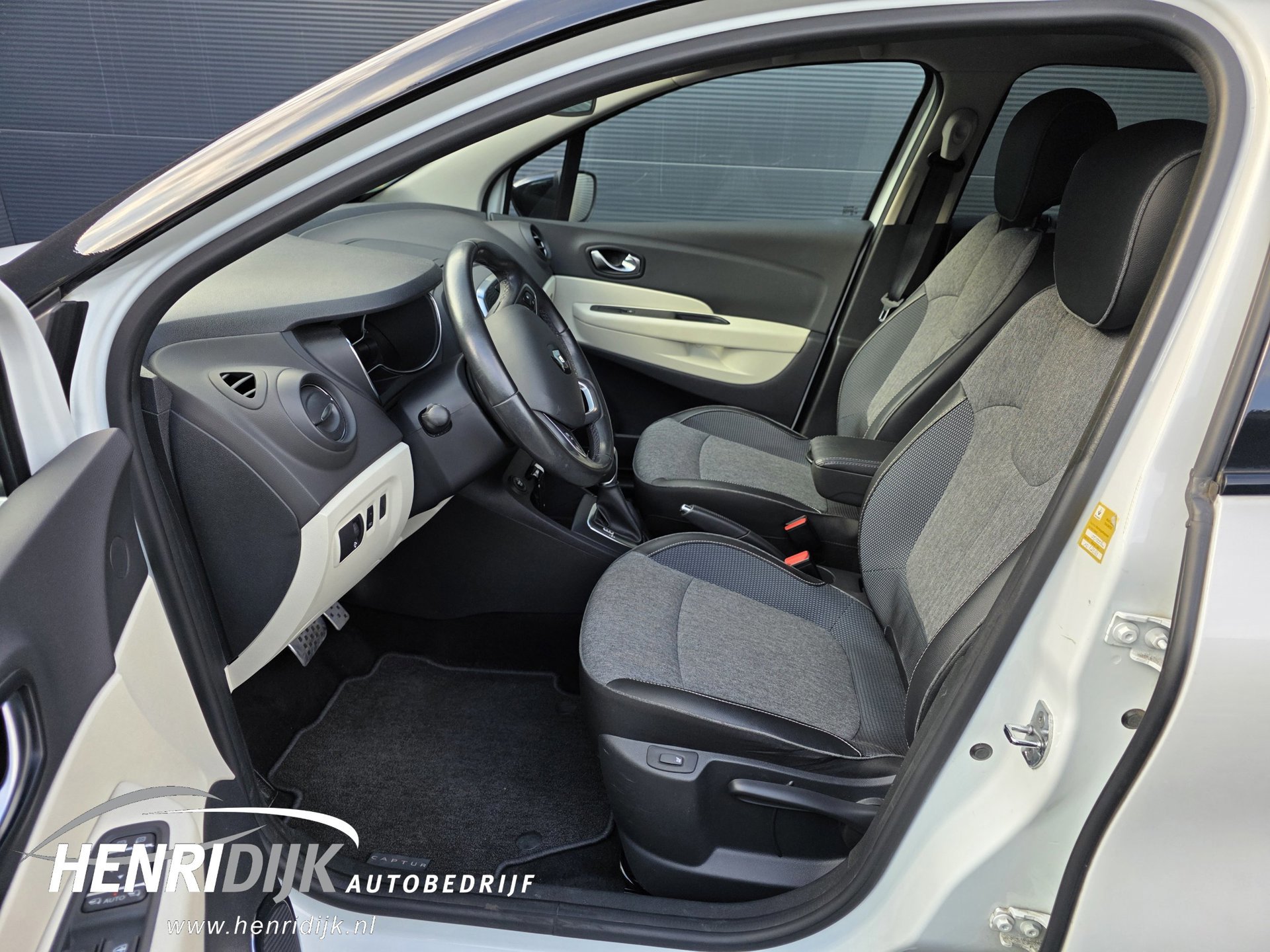 Renault Captur 1.2 TCe Crossborder (2017), foto 39