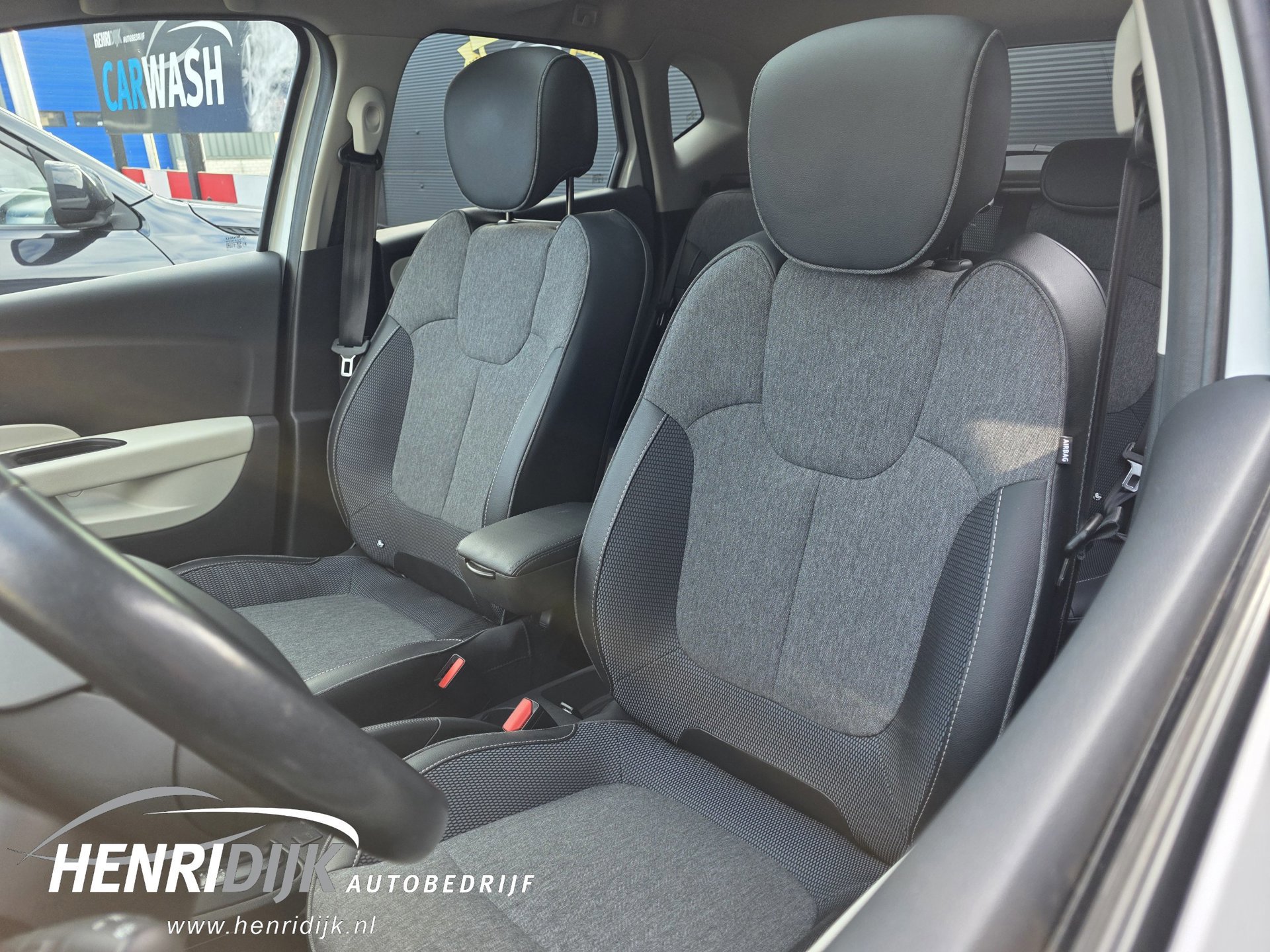 Renault Captur 1.2 TCe Crossborder (2017), foto 6