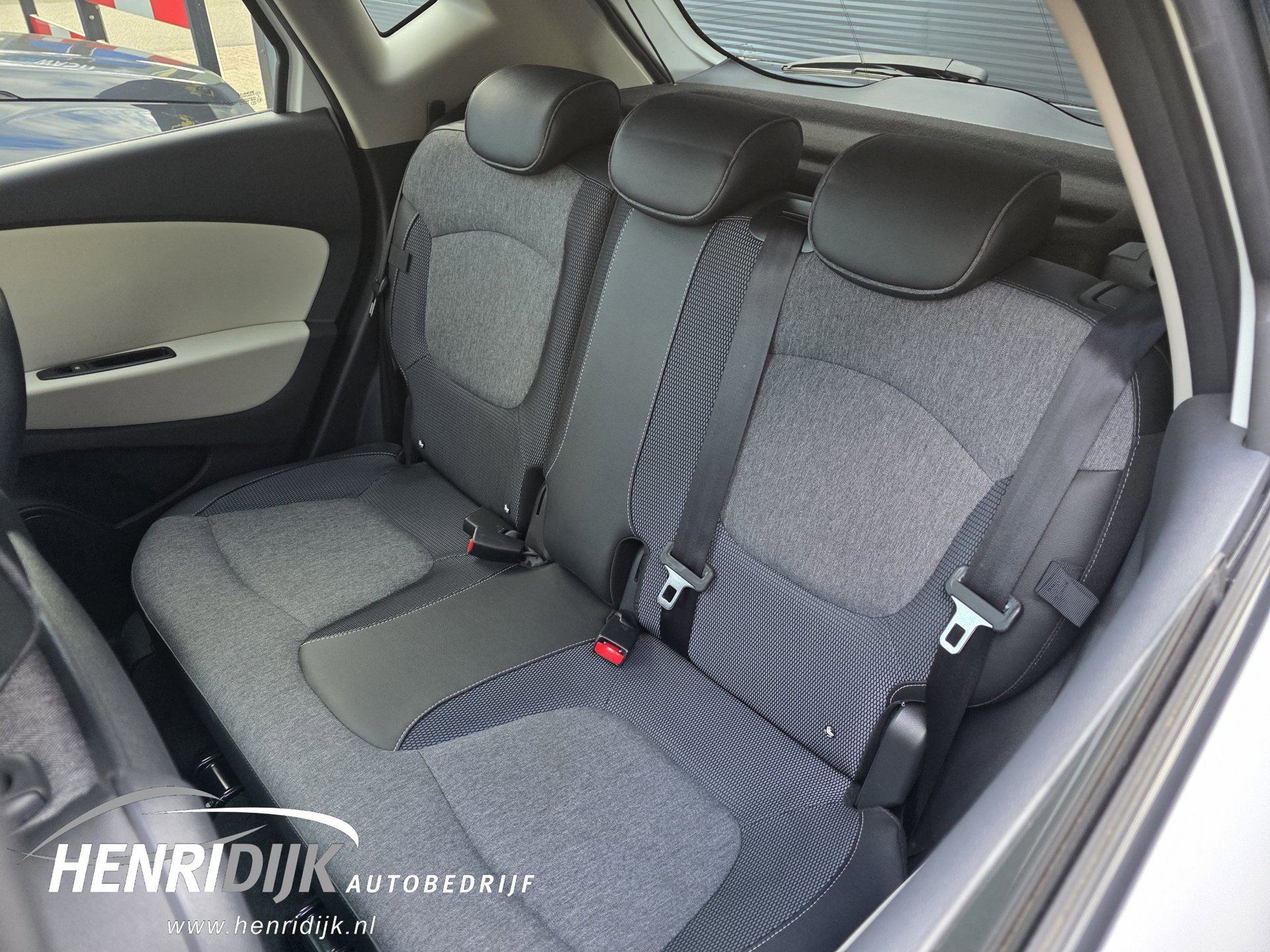 Renault Captur 1.2 TCe Crossborder (2017), foto 7