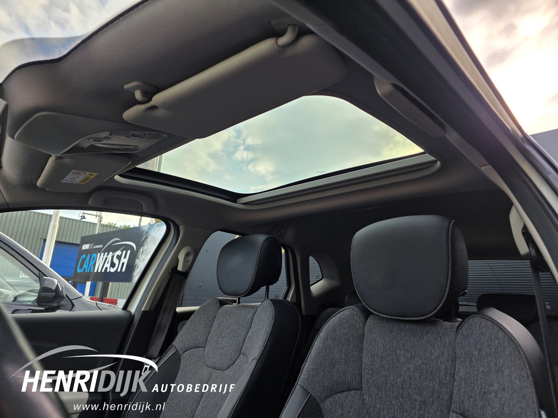 Renault Captur 1.2 TCe Crossborder (2017), foto 10