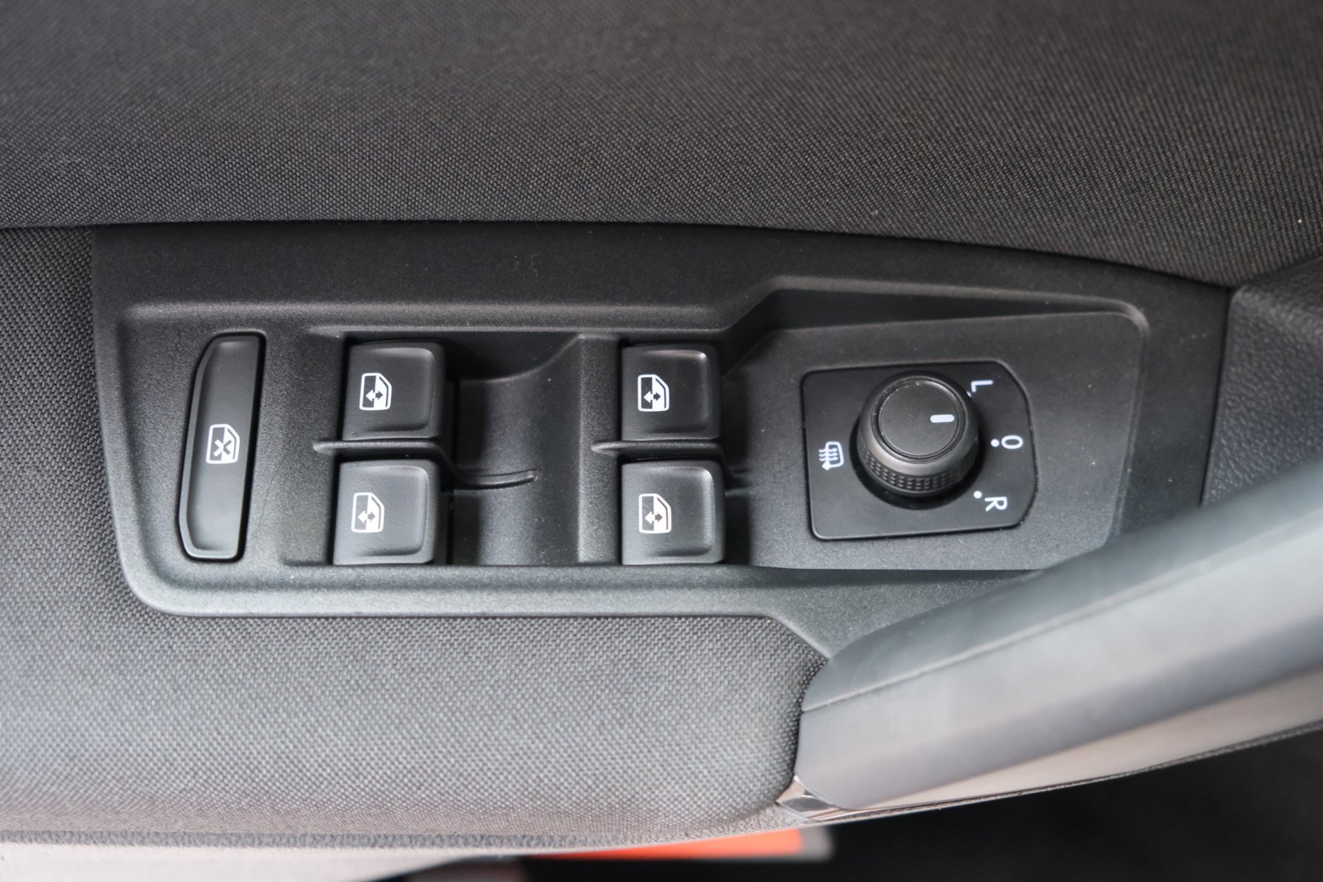 Volkswagen Tiguan 1.5 TSI Life (2021), foto 12