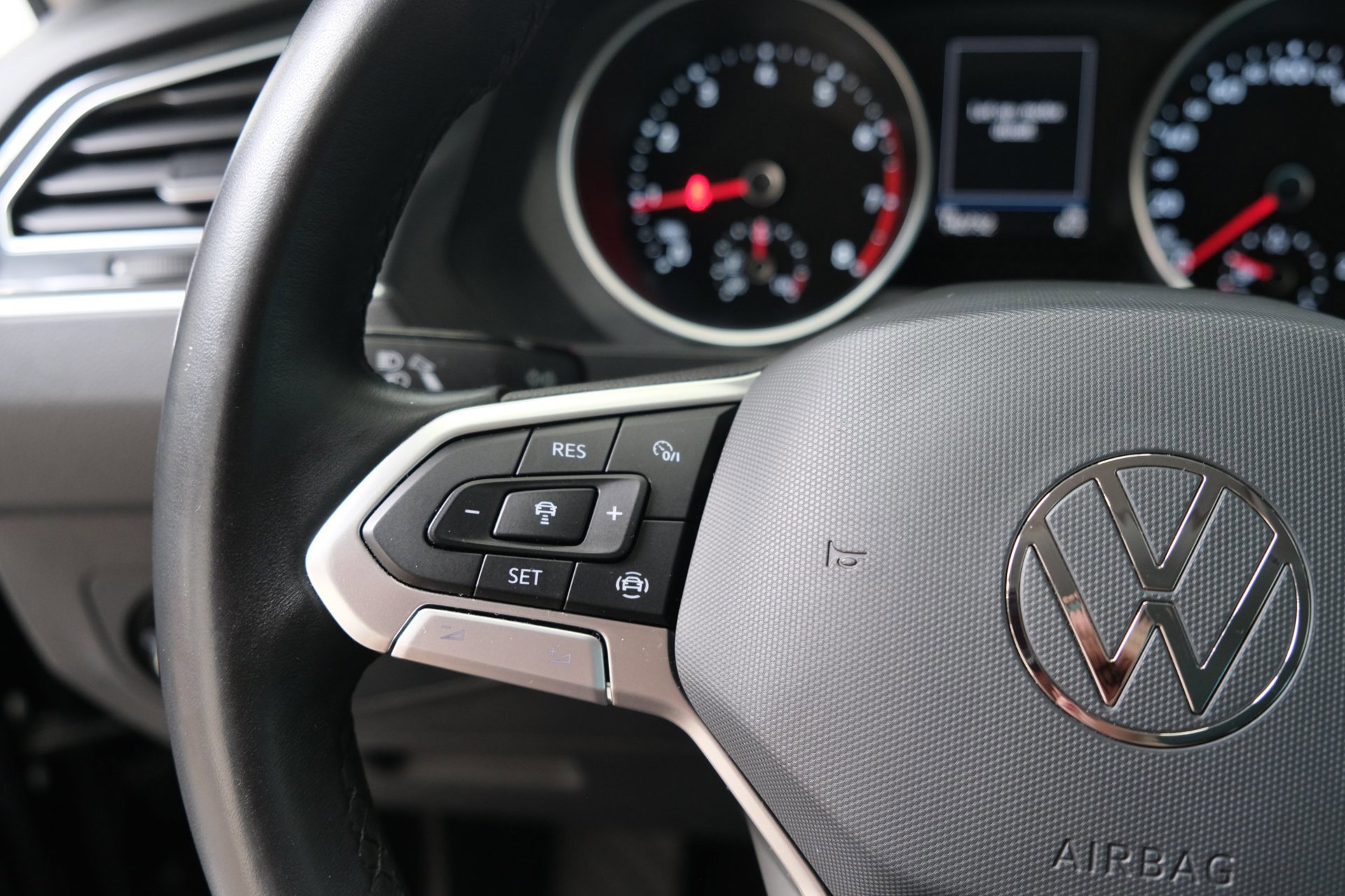 Volkswagen Tiguan 1.5 TSI Life (2021), foto 24