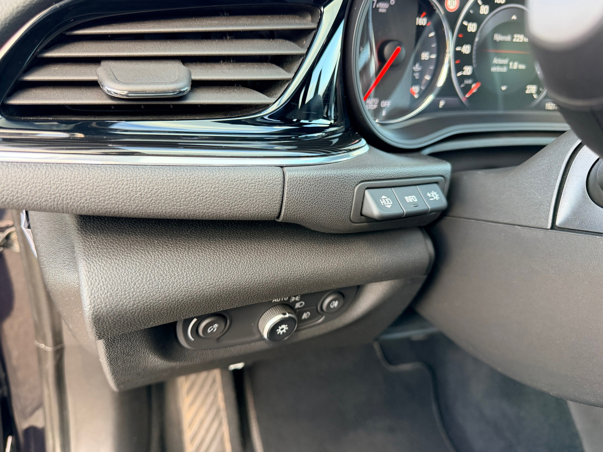 Opel Insignia Grand Sport 1.5 Turbo Innovation OPC Line (2018), foto 19