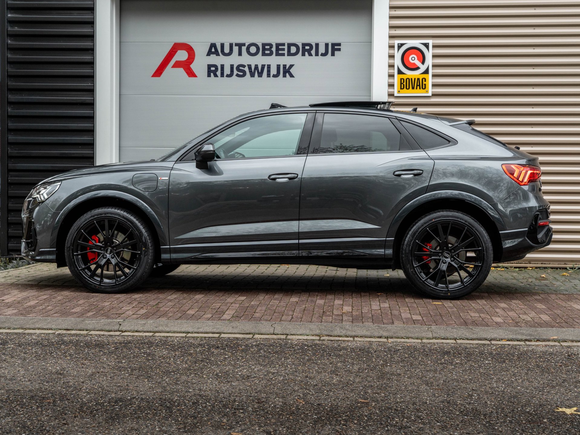 Audi Q3 Sportback 45 TFSI e S Edition (2023), foto 2