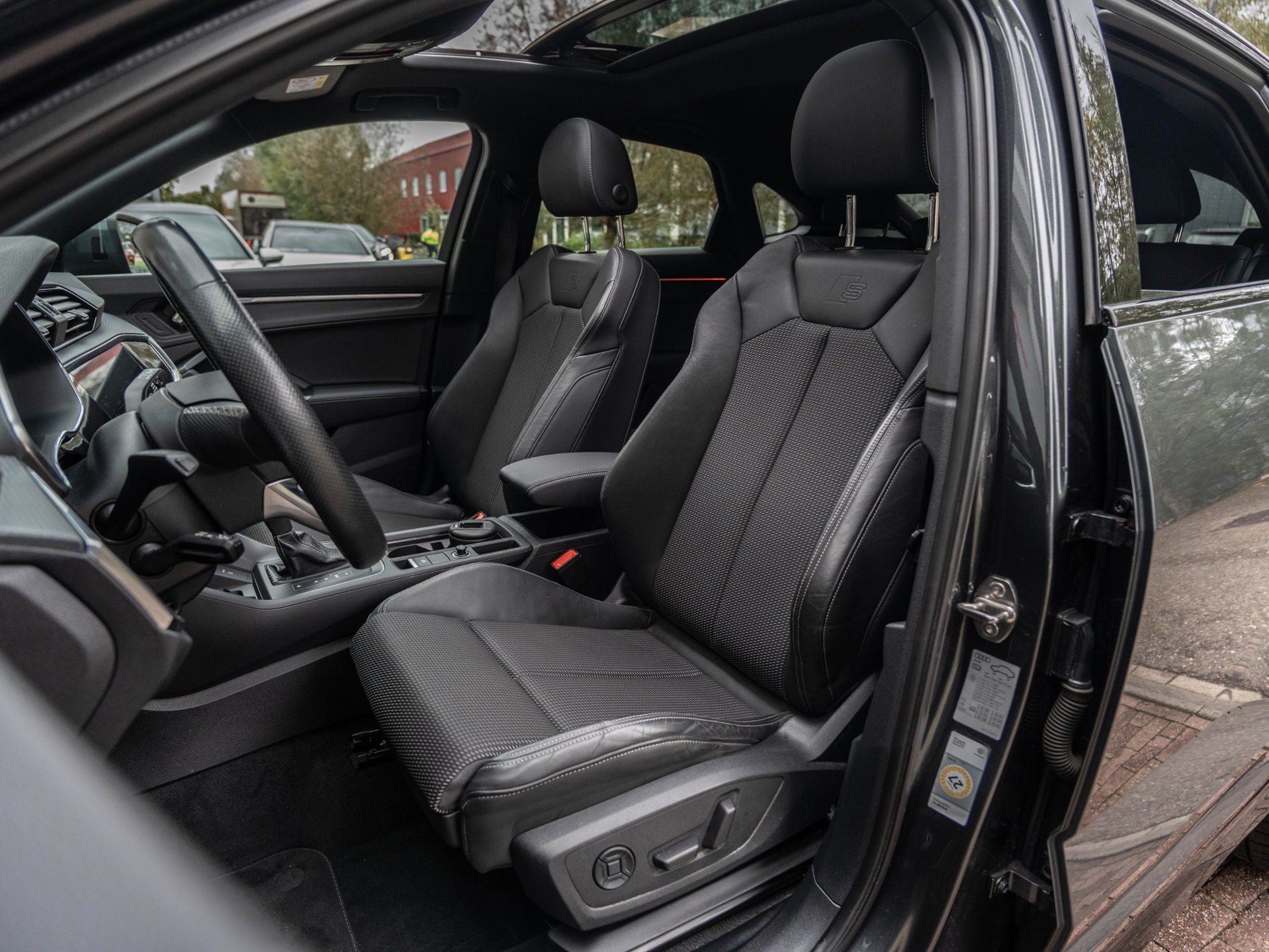 Audi Q3 Sportback 45 TFSI e S Edition (2023), foto 16