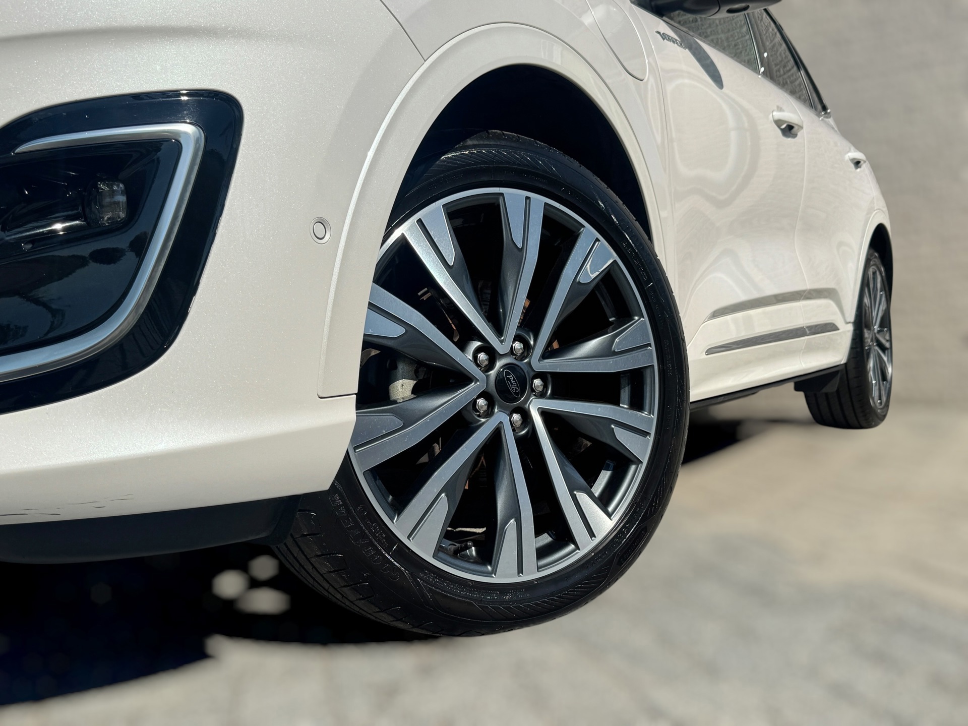Ford Kuga 2.5 PHEV ST-Line X Vignale (2023), foto 4