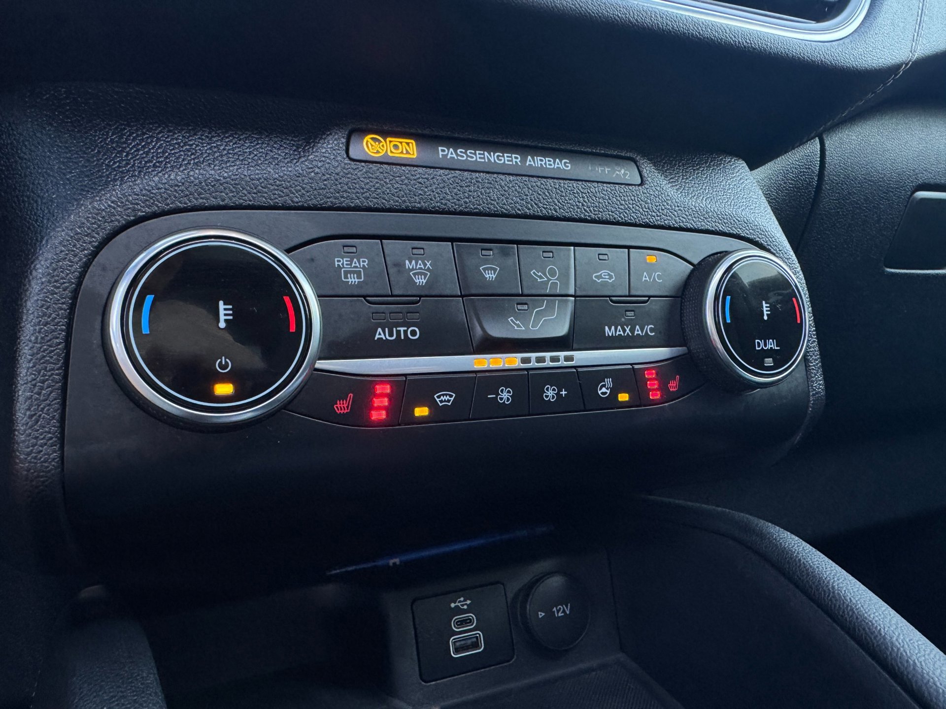 Ford Kuga 2.5 PHEV ST-Line X Vignale (2023), foto 35