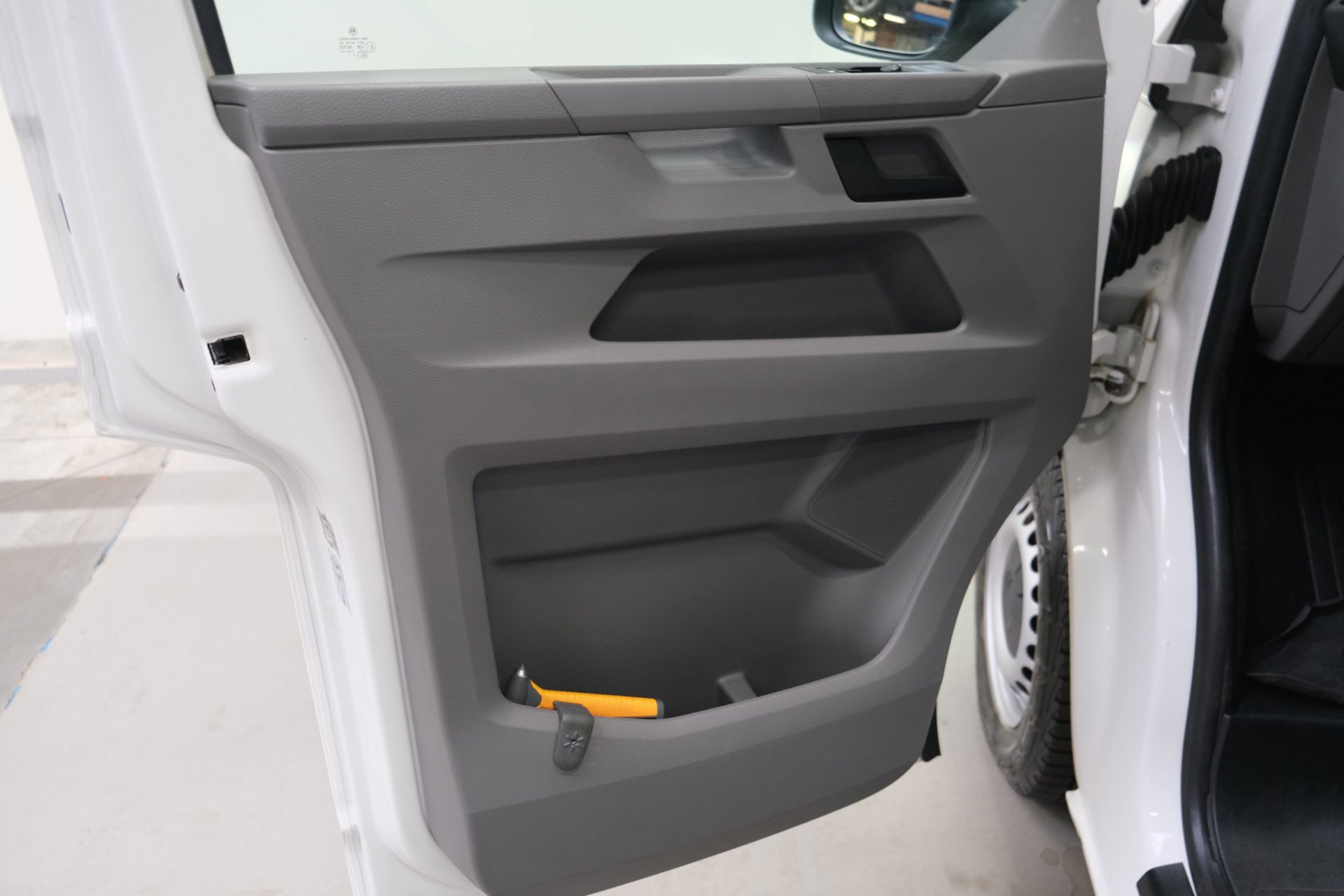 Volkswagen Transporter 2.0 TDI L2H2 30 (2020), foto 25