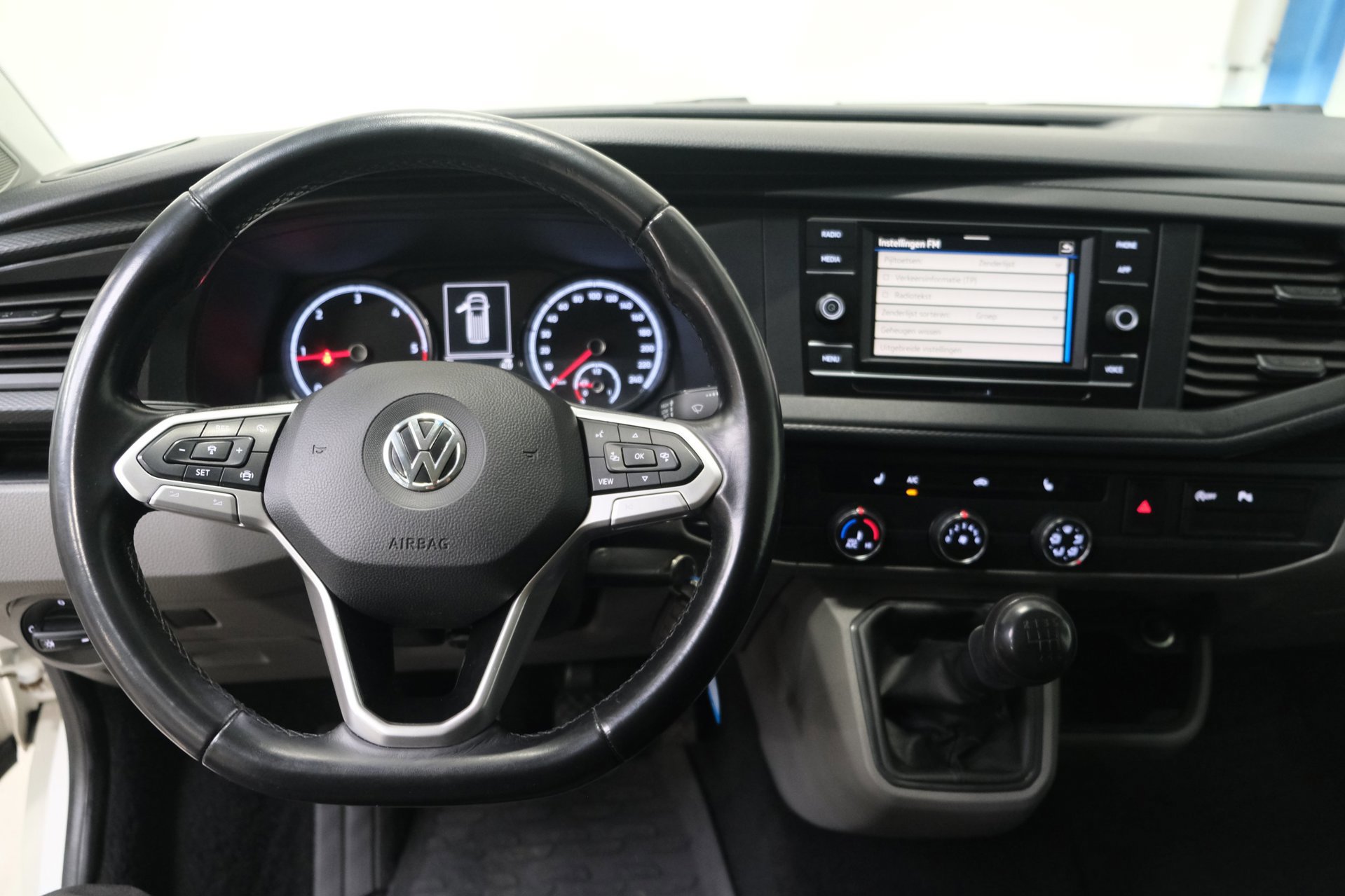 Volkswagen Transporter 2.0 TDI L2H2 30 (2020), foto 30