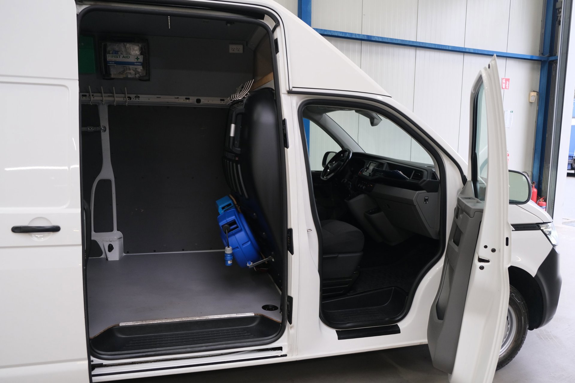 Volkswagen Transporter 2.0 TDI L2H2 30 (2020), foto 4