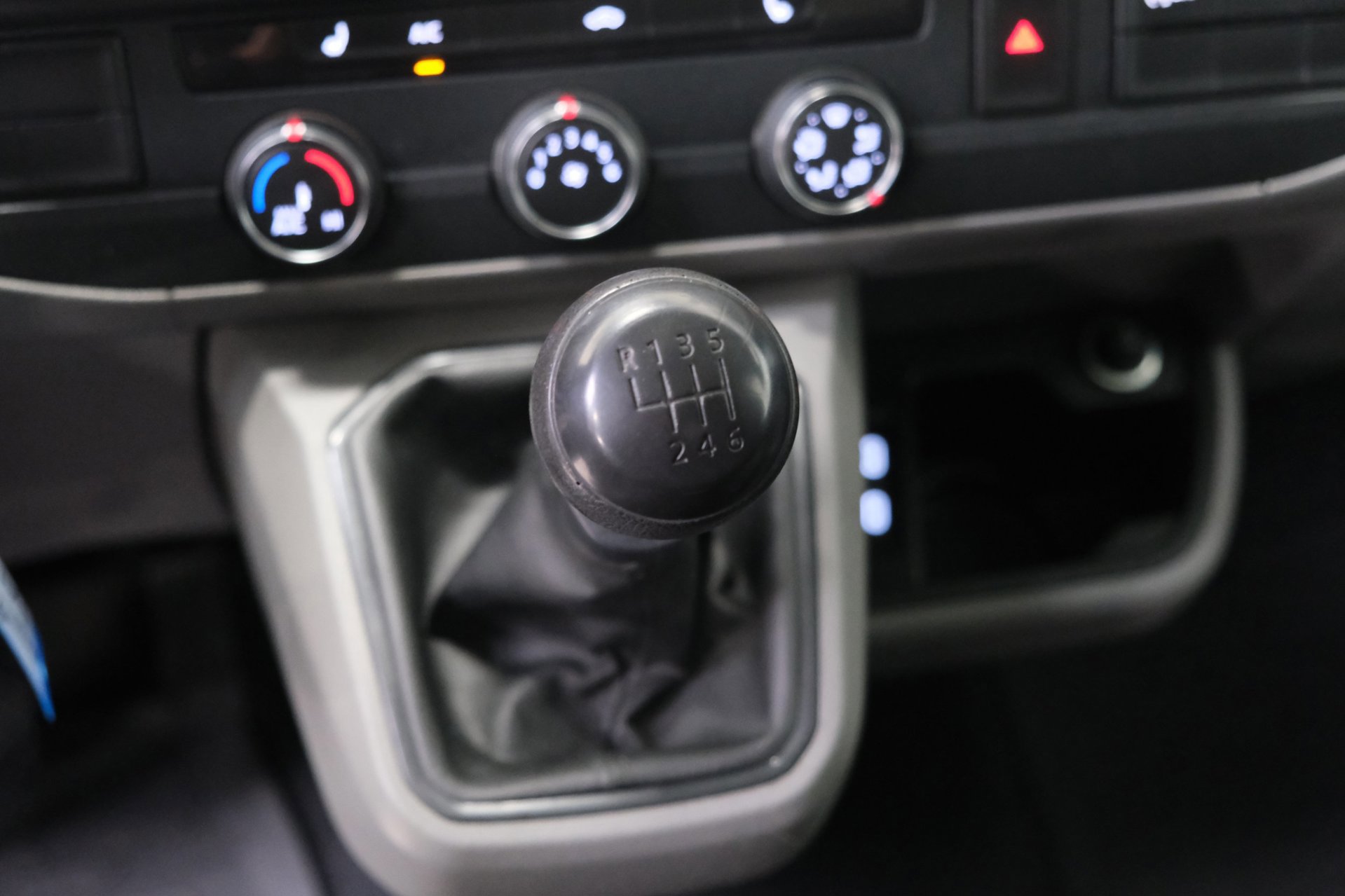 Volkswagen Transporter 2.0 TDI L2H2 30 (2020), foto 36