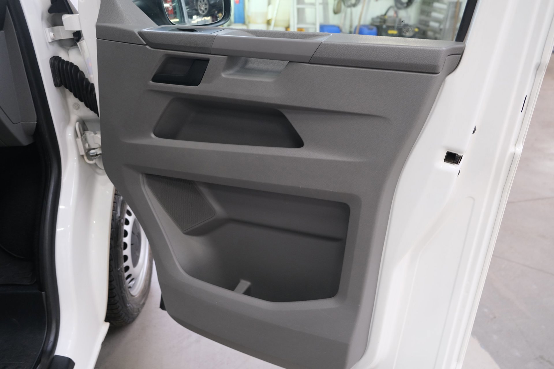 Volkswagen Transporter 2.0 TDI L2H2 30 (2020), foto 8