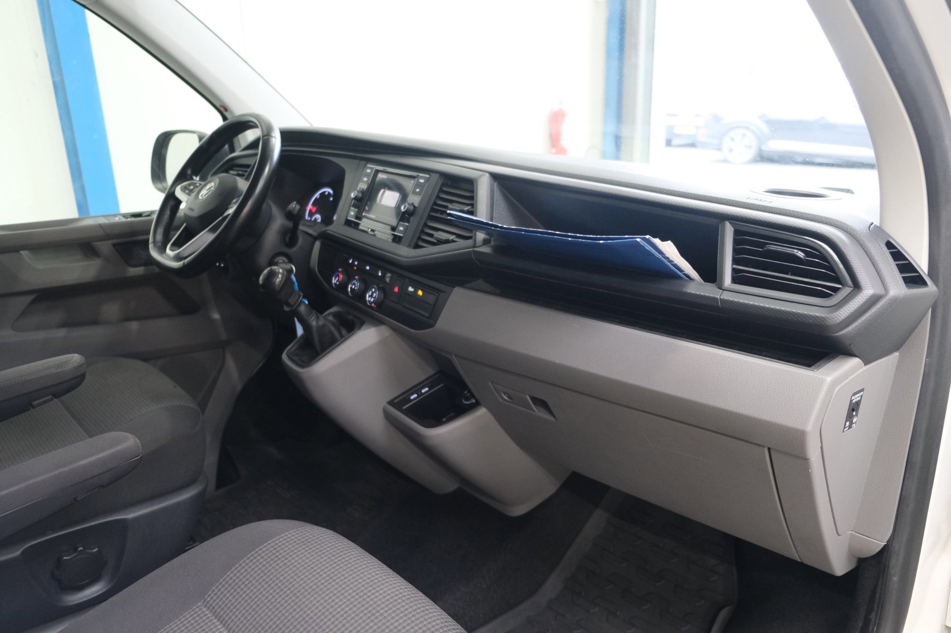 Volkswagen Transporter 2.0 TDI L2H2 30 (2020), foto 10