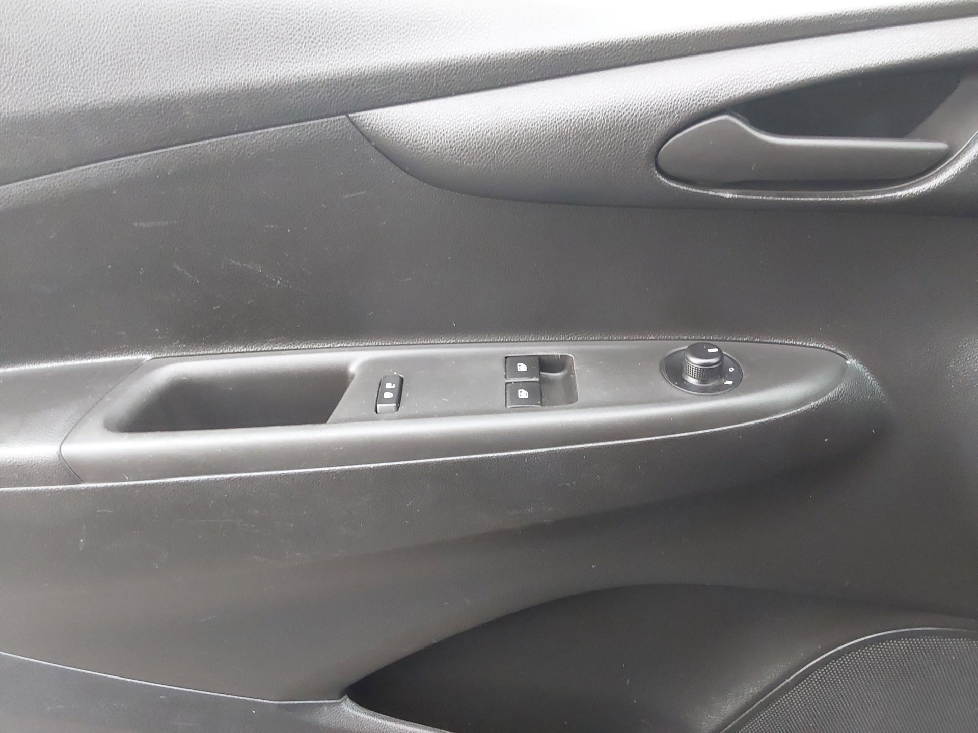 Opel Karl 1.0 ecoFLEX Edition (2018), foto 13