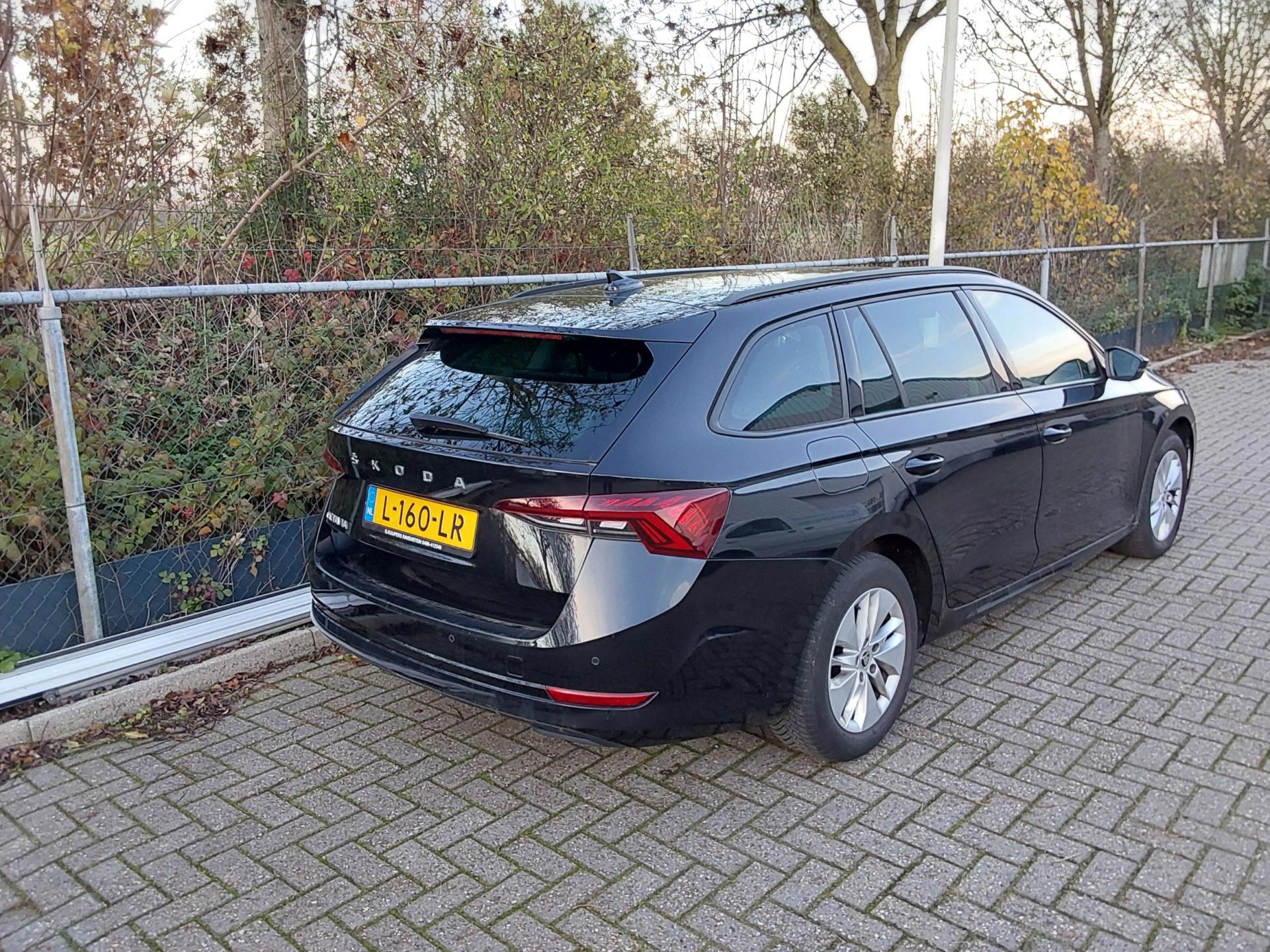 Skoda Octavia Combi 1.0 TSI Business Edition (2021), foto 2