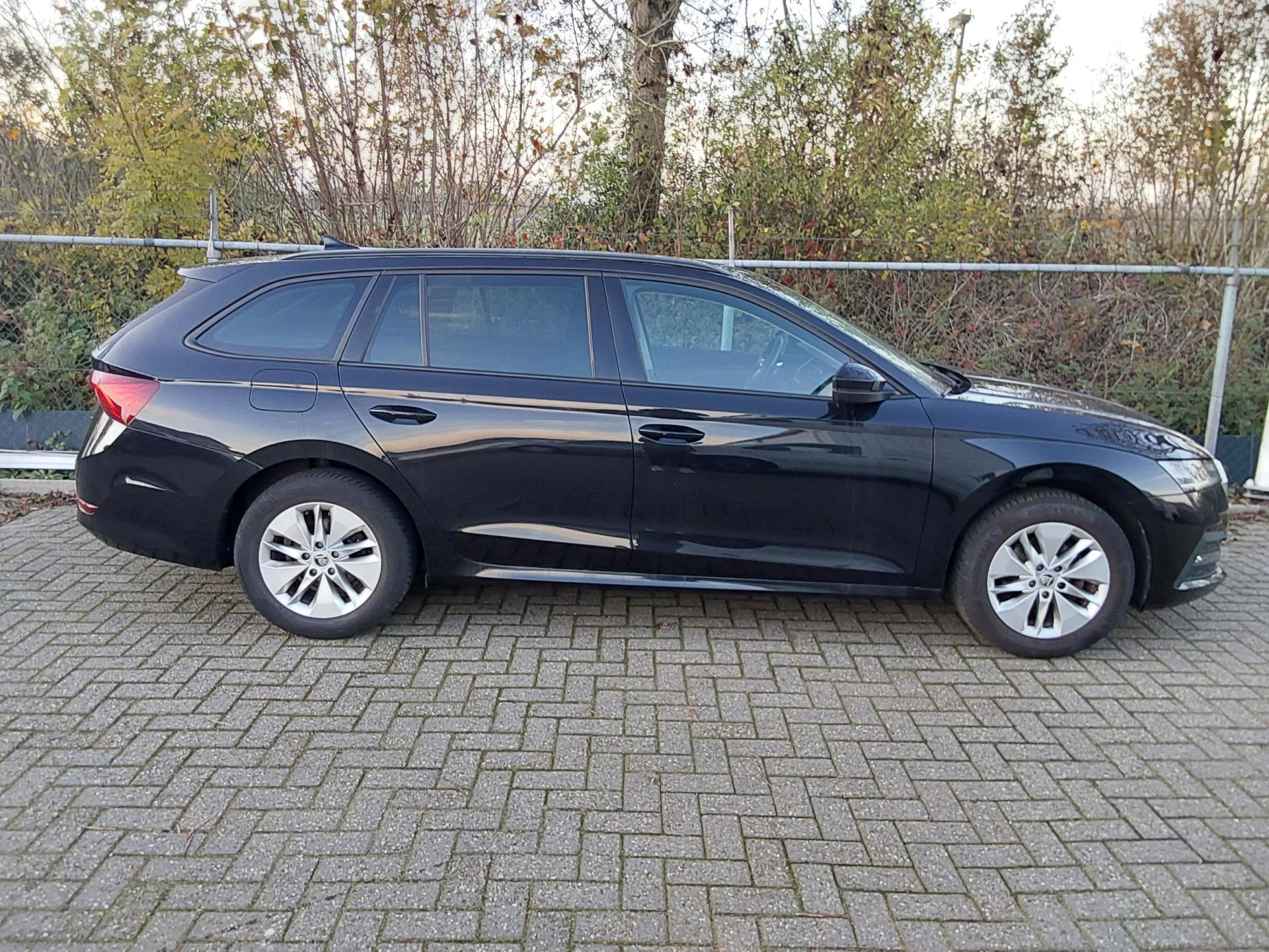 Skoda Octavia Combi 1.0 TSI Business Edition (2021), foto 4