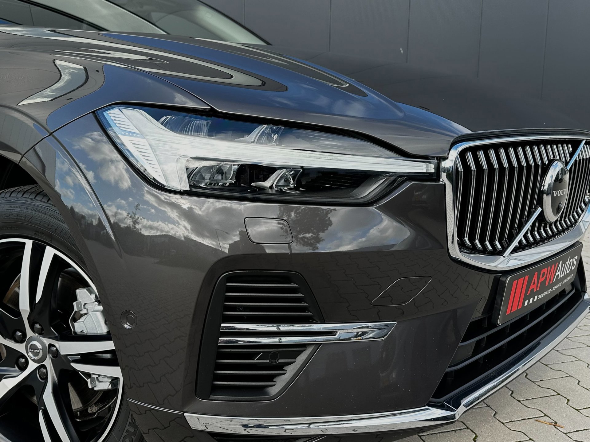 Volvo XC60 2.0 T8 Plug-in hybrid AWD (2022), foto 2