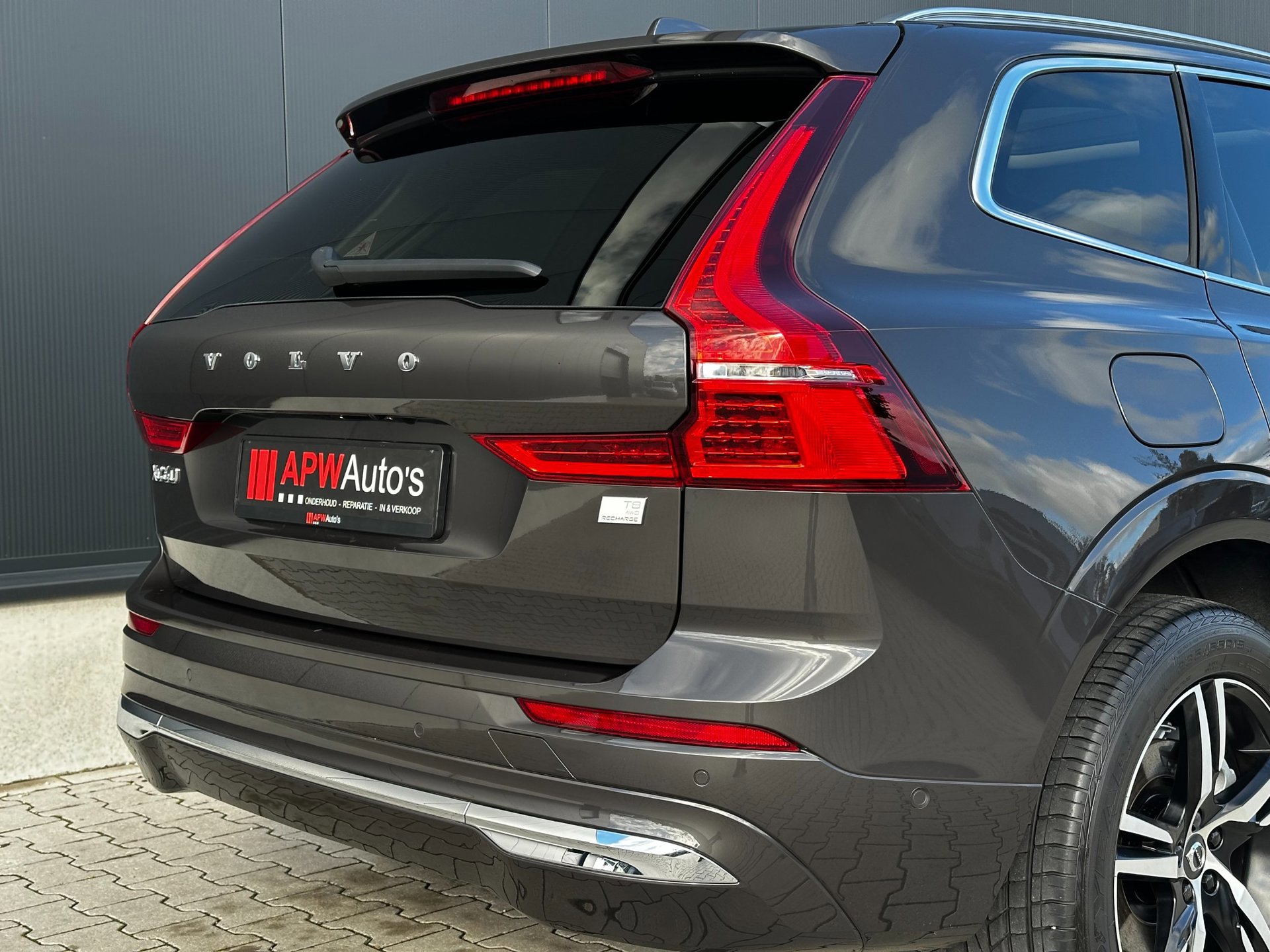 Volvo XC60 2.0 T8 Plug-in hybrid AWD (2022), foto 4