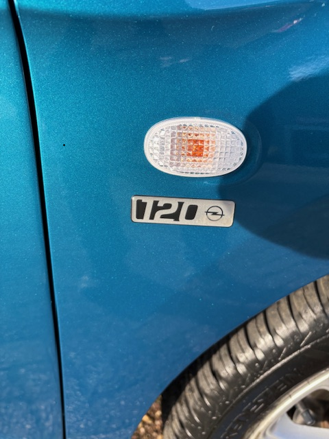 Opel Karl 1.0 ecoFLEX 120 Jaar Edition (2019), foto 2