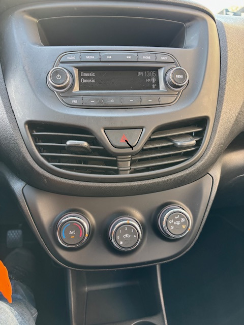 Opel Karl 1.0 ecoFLEX 120 Jaar Edition (2019), foto 10