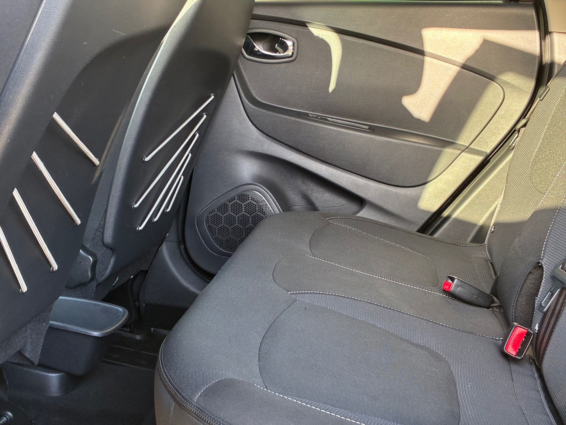 Renault Captur 1.2 TCe Dynamique (2017), foto 15