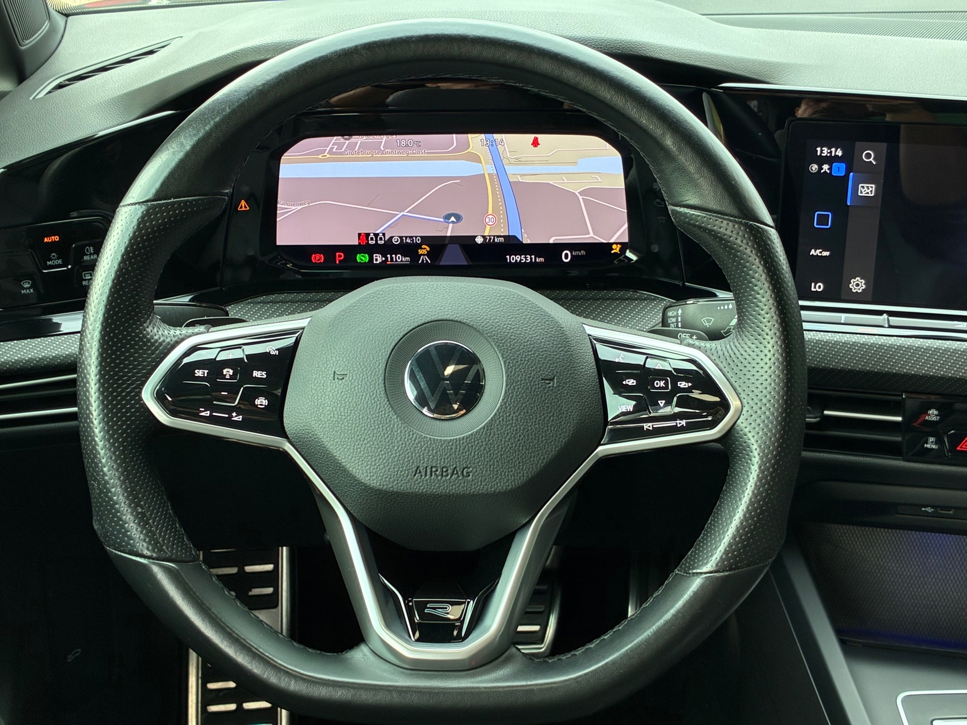 Volkswagen Golf 1.5 eTSI R-Line Business (2022), foto 2