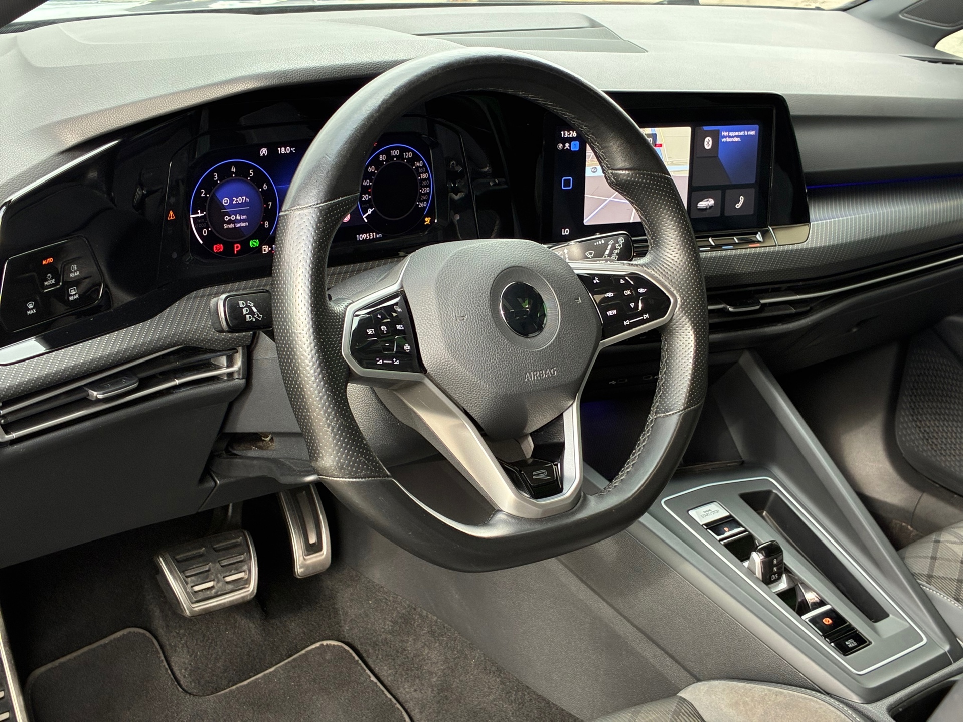 Volkswagen Golf 1.5 eTSI R-Line Business (2022), foto 13