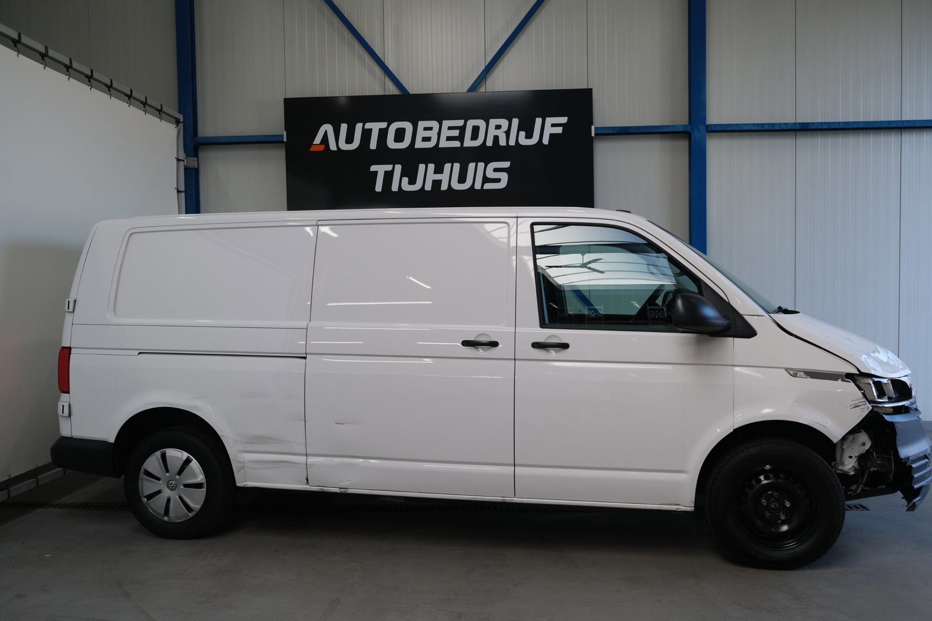 Volkswagen Transporter 2.0 TDI L2H1 28 > Schade < (2023), foto 2