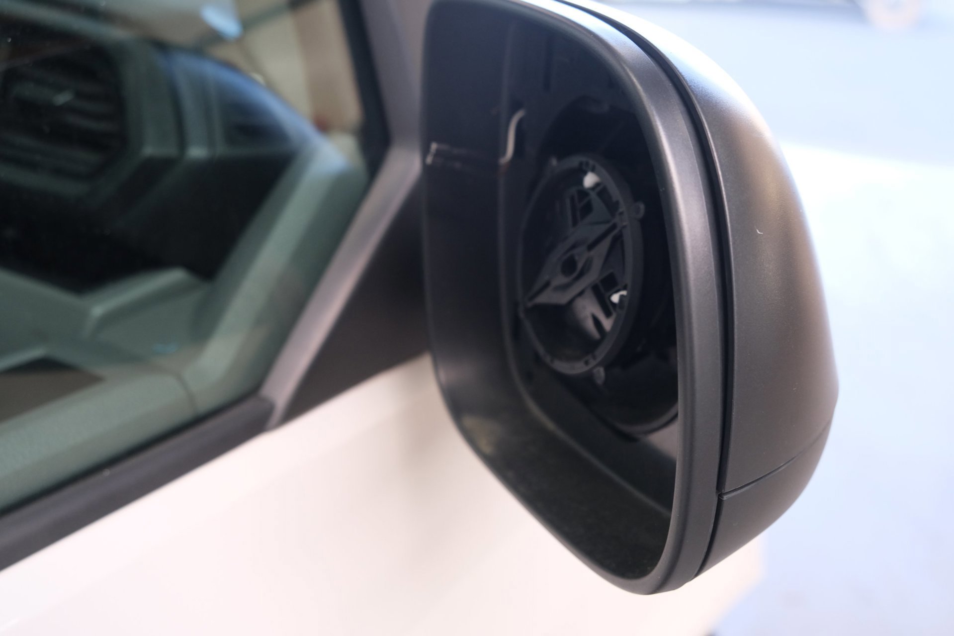 Volkswagen Transporter 2.0 TDI L2H1 28 > Schade < (2023), foto 12