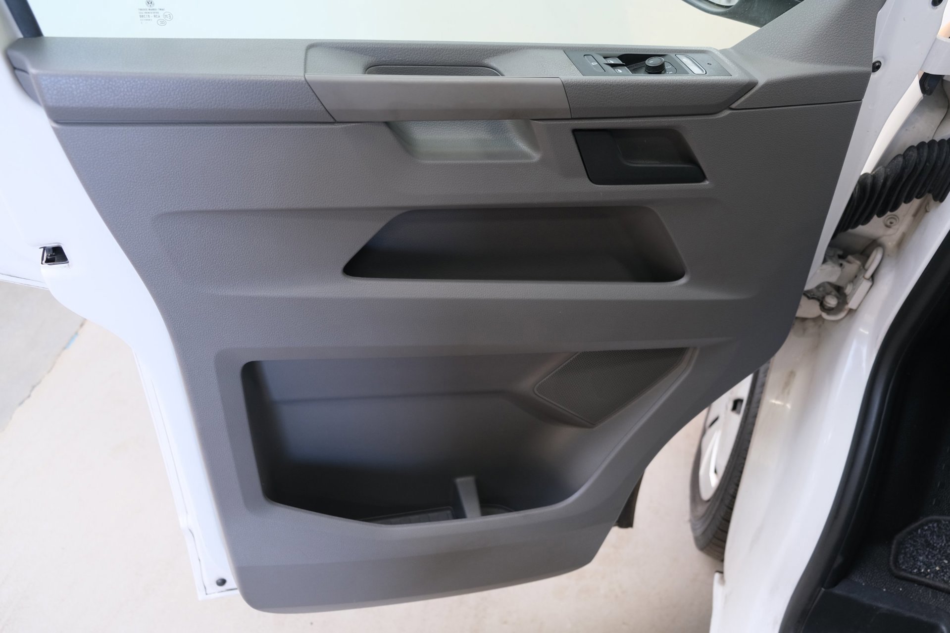 Volkswagen Transporter 2.0 TDI L2H1 28 > Schade < (2023), foto 18