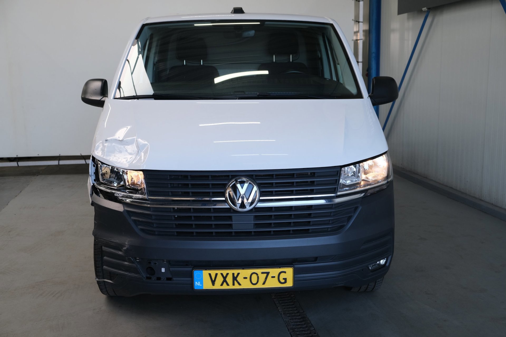 Volkswagen Transporter 2.0 TDI L2H1 28 > Schade < (2023), foto 3