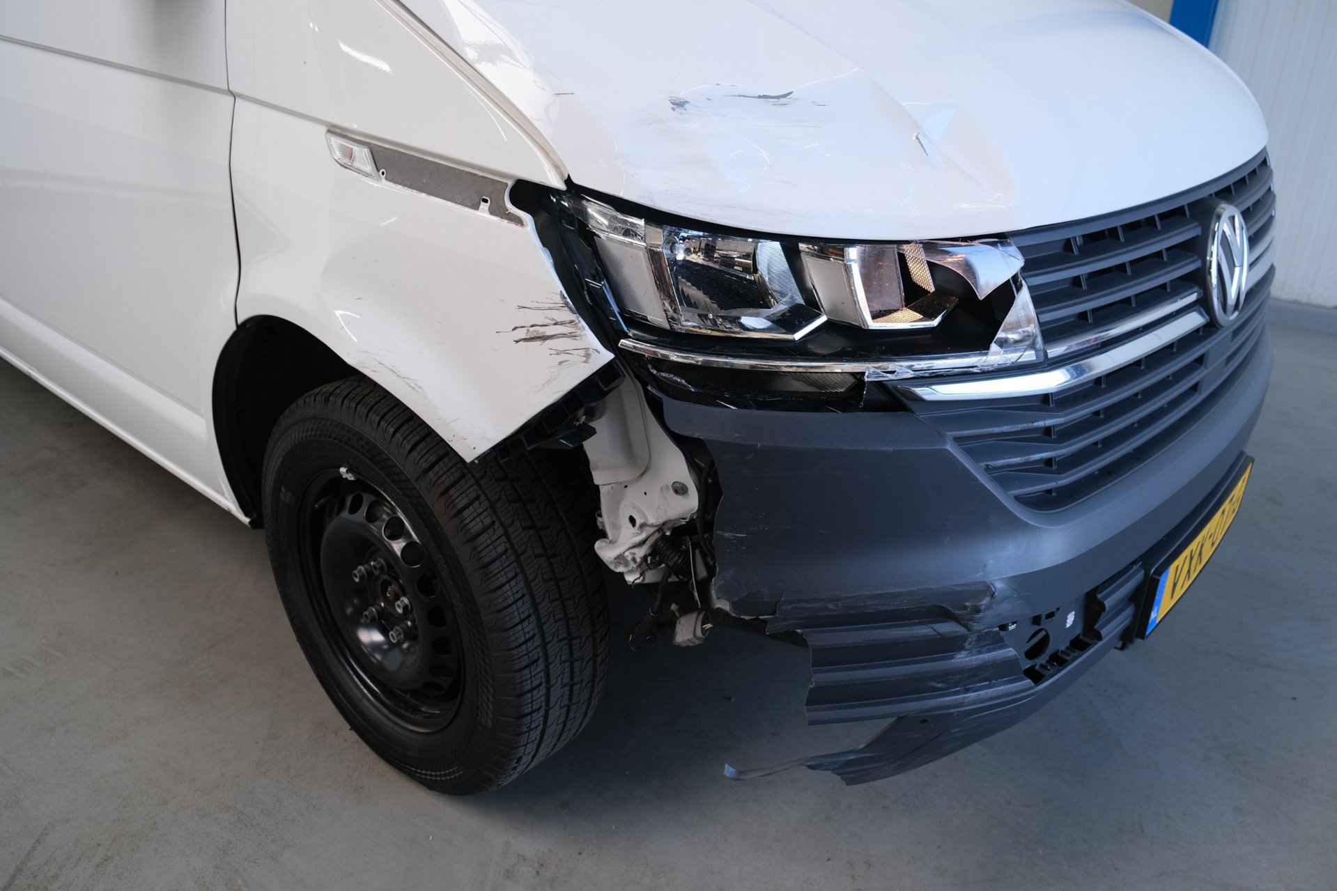 Volkswagen Transporter 2.0 TDI L2H1 28 > Schade < (2023), foto 4