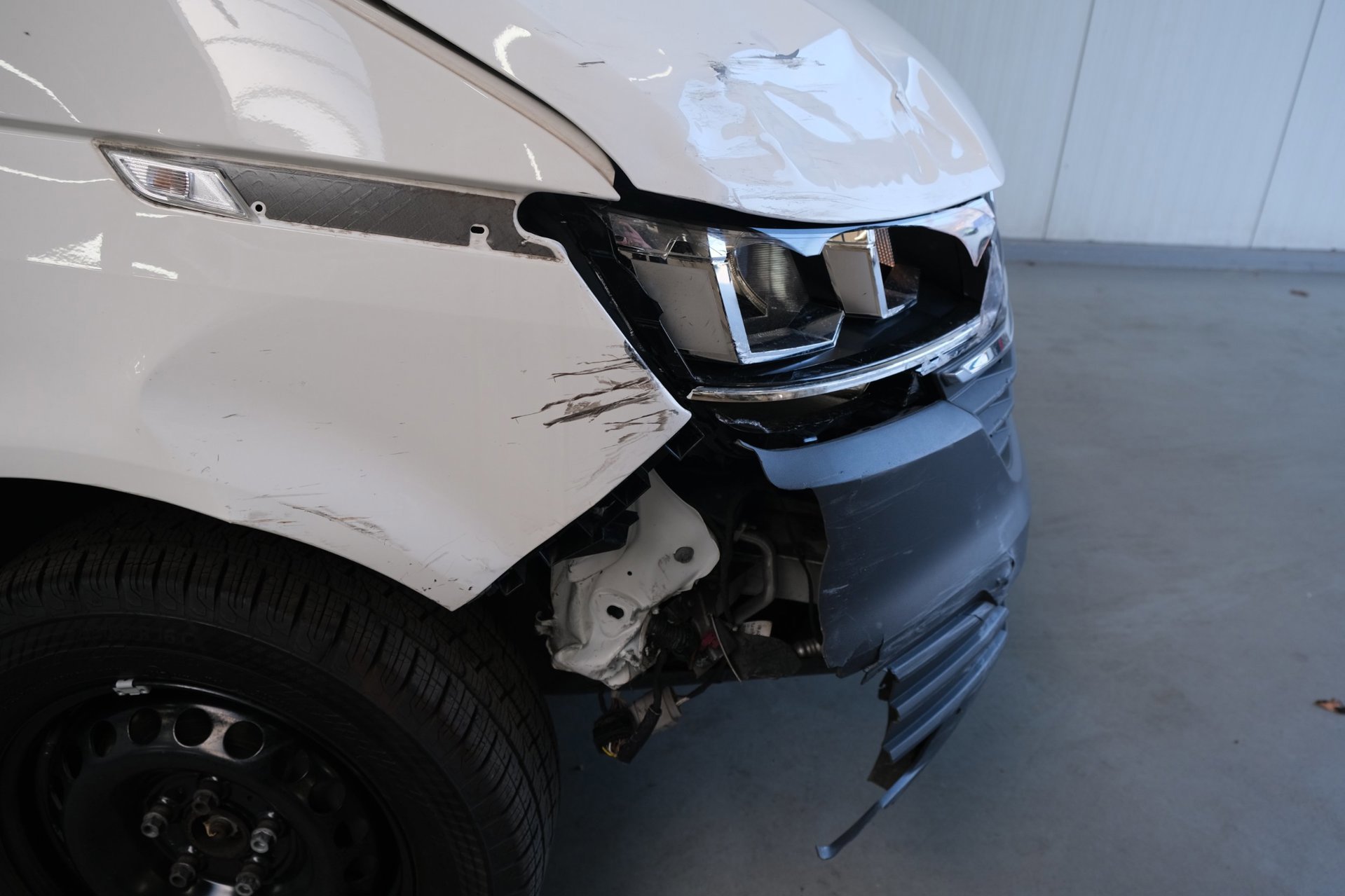 Volkswagen Transporter 2.0 TDI L2H1 28 > Schade < (2023), foto 7