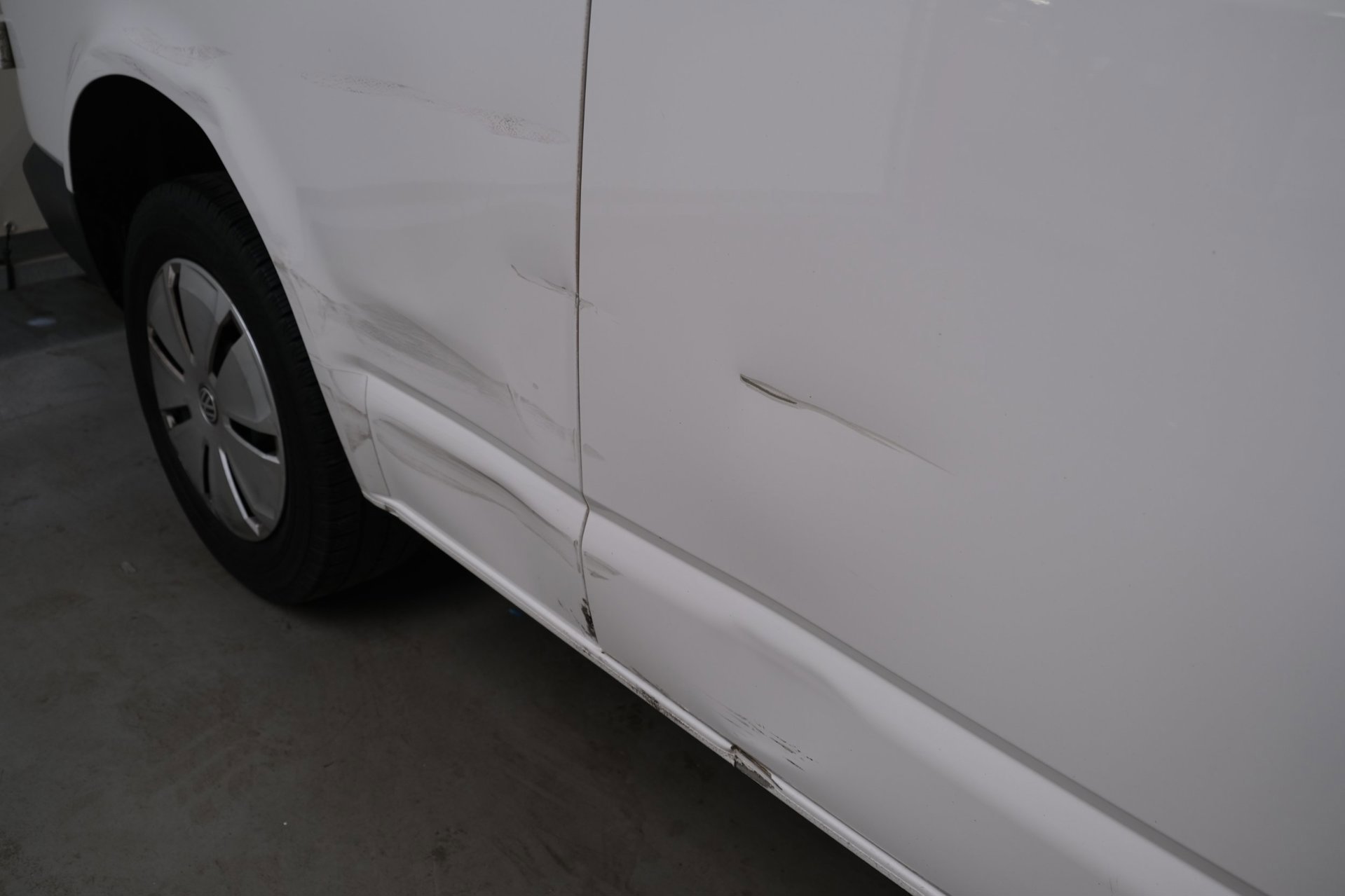 Volkswagen Transporter 2.0 TDI L2H1 28 > Schade < (2023), foto 8
