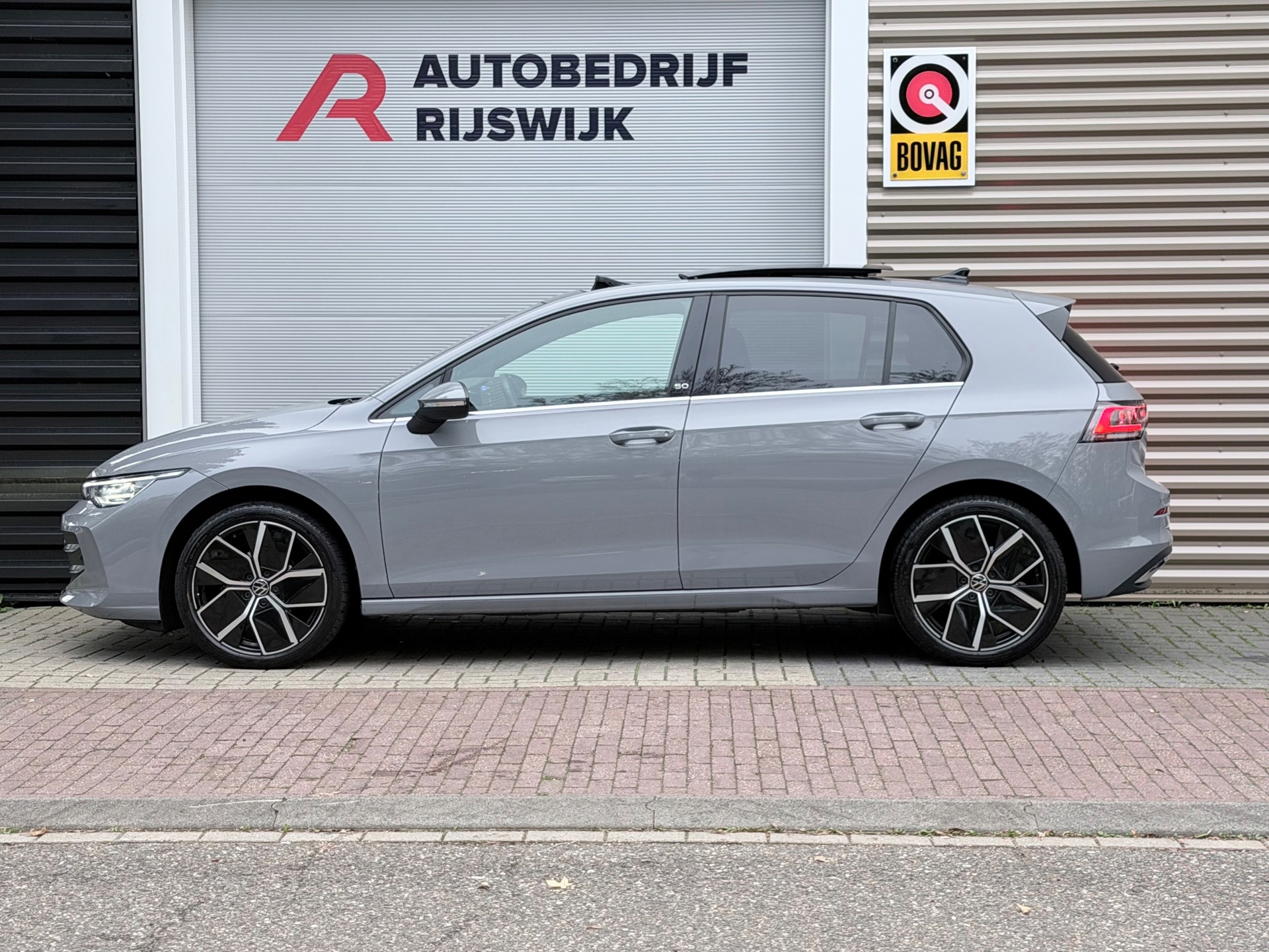Volkswagen Golf 1.5 eTSI (2024), foto 2