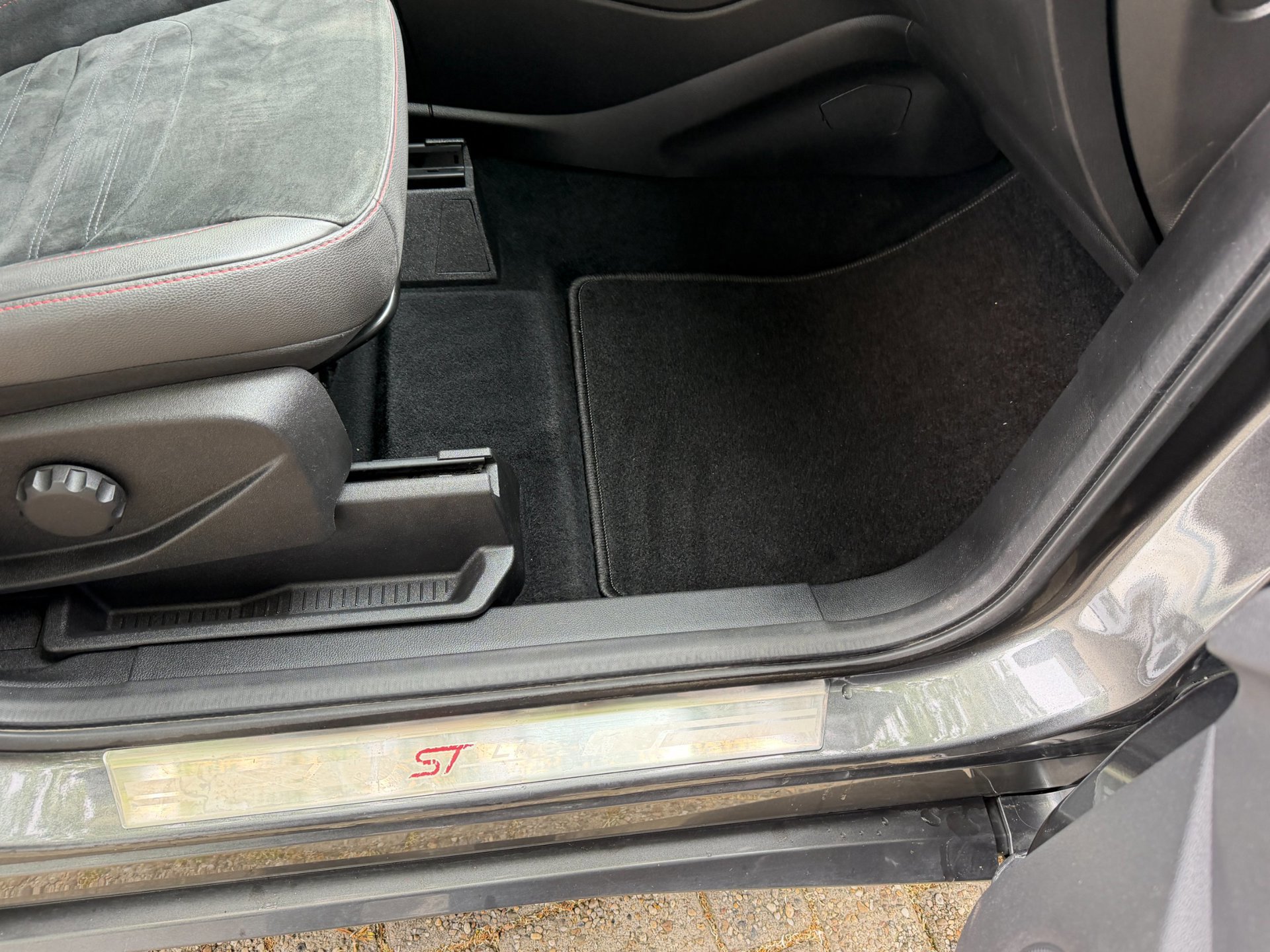 Ford Kuga 1.5 EcoBoost ST Line 95.595 (2018), foto 39