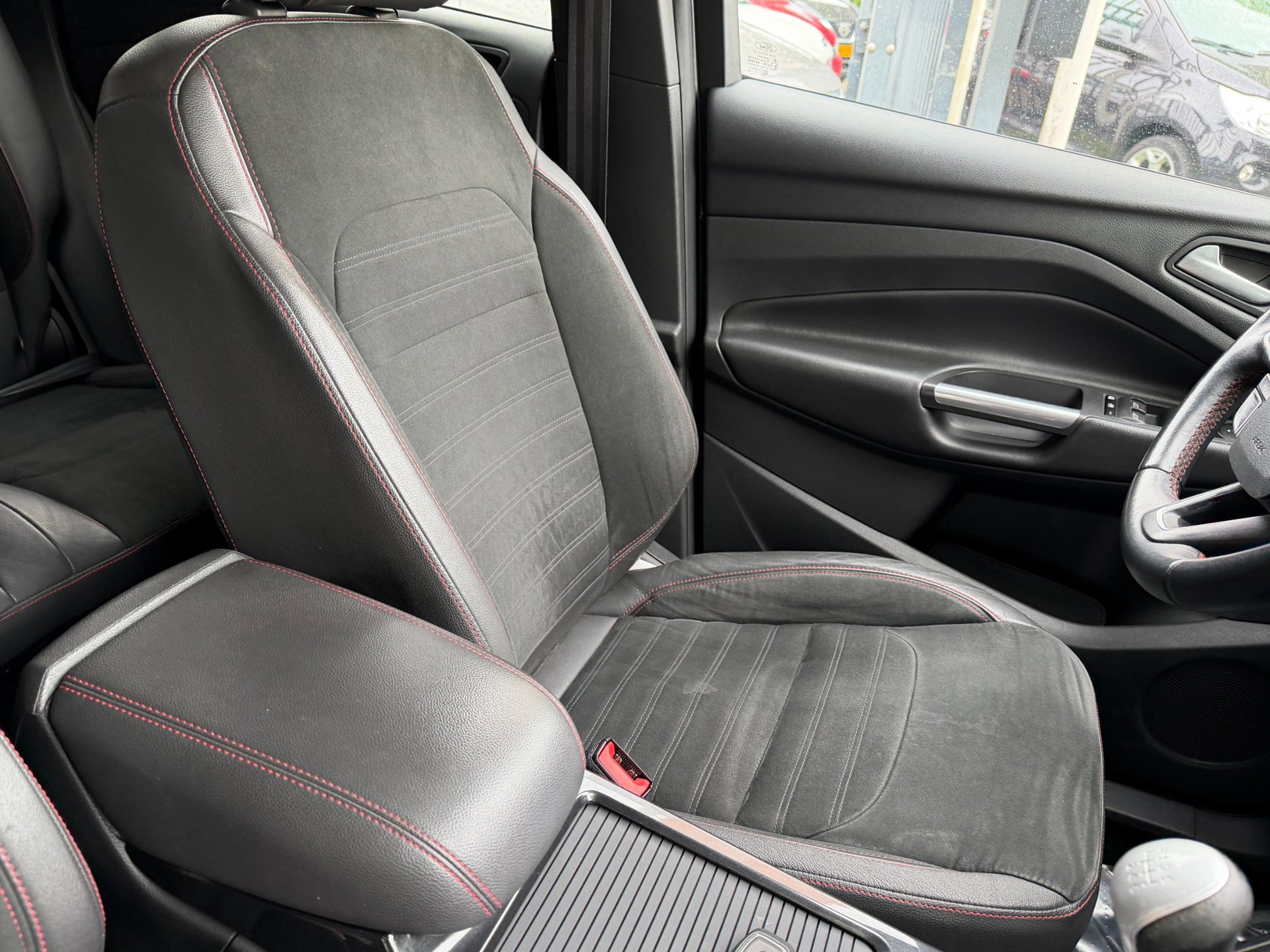 Ford Kuga 1.5 EcoBoost ST Line 95.595 (2018), foto 41