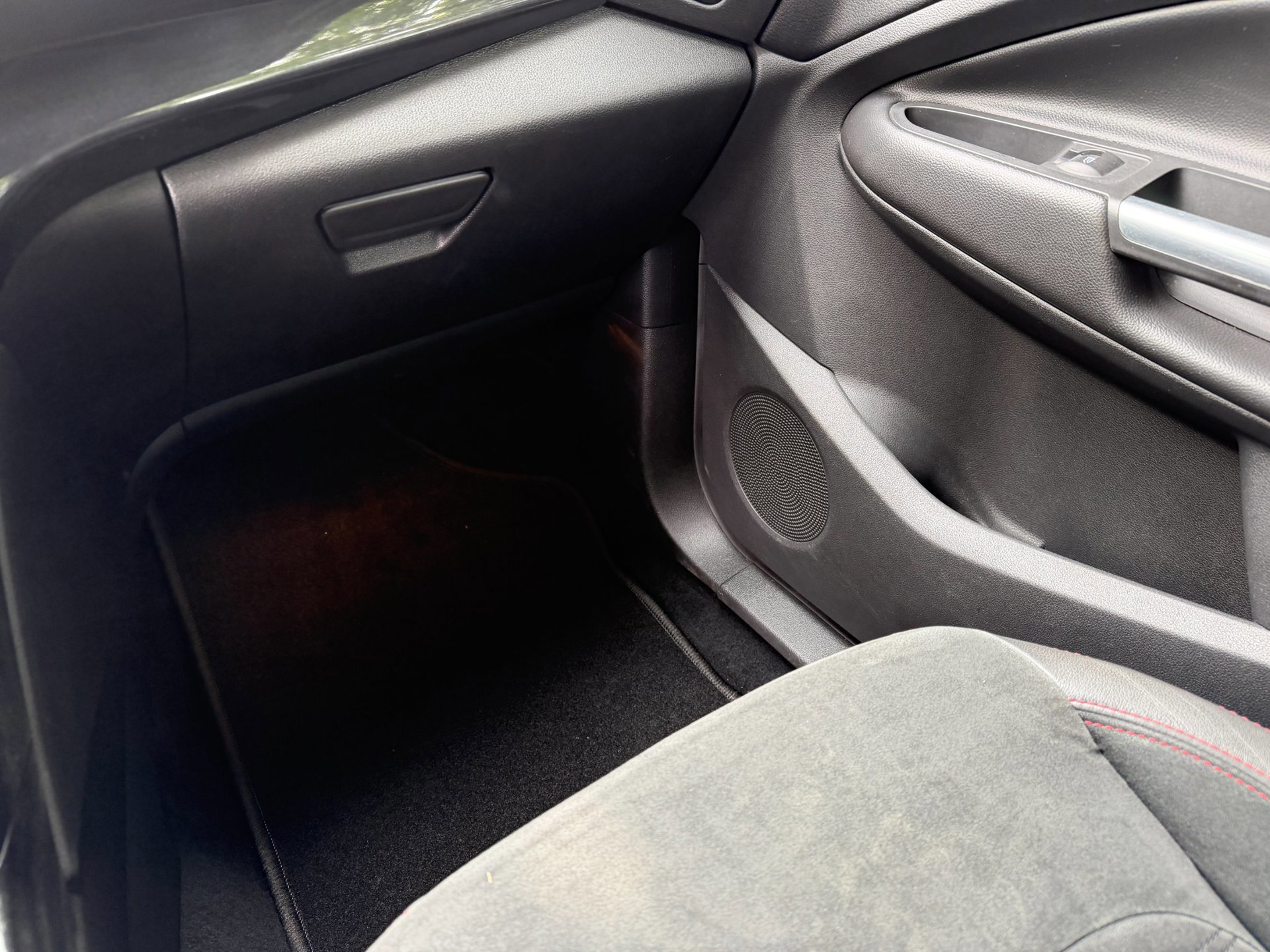 Ford Kuga 1.5 EcoBoost ST Line 95.595 (2018), foto 44