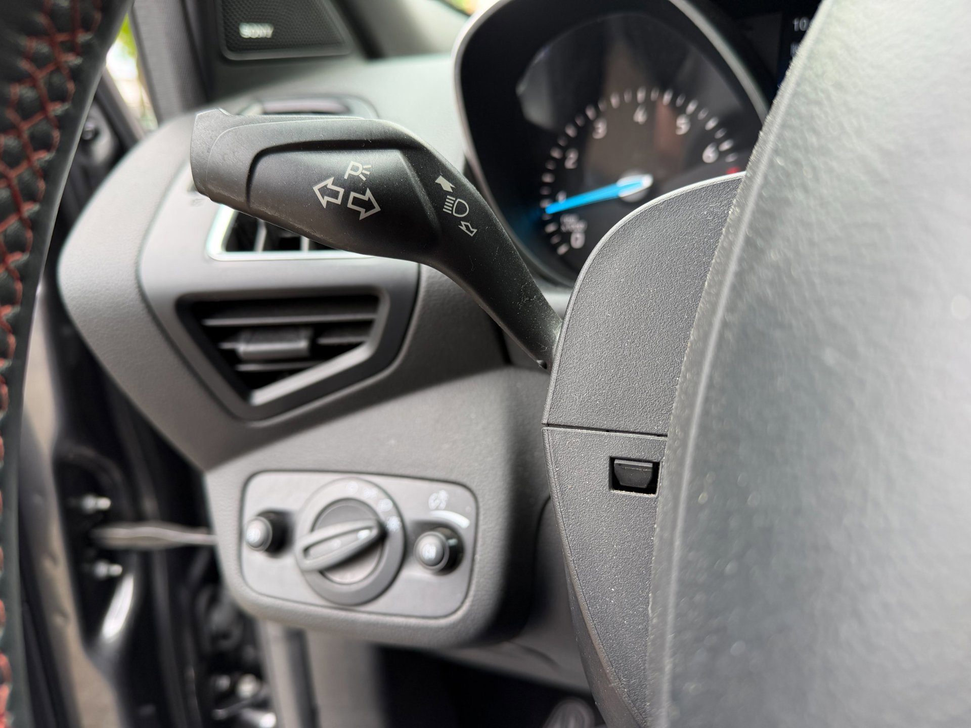 Ford Kuga 1.5 EcoBoost ST Line 95.595 (2018), foto 59