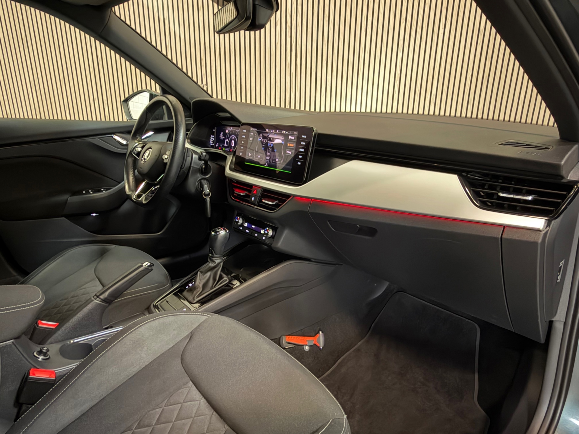 Skoda Kamiq 1.0 TSI Sport Business (2020), foto 11