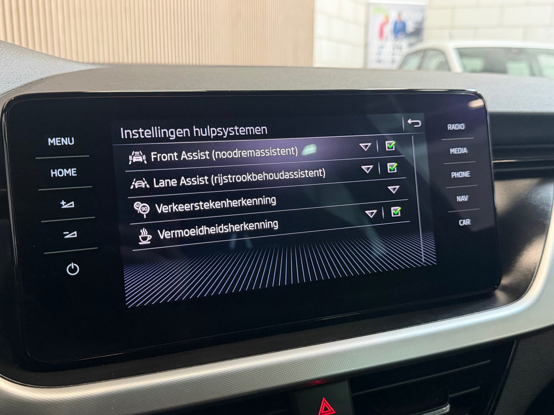 Skoda Kamiq 1.0 TSI Sport Business (2020), foto 35