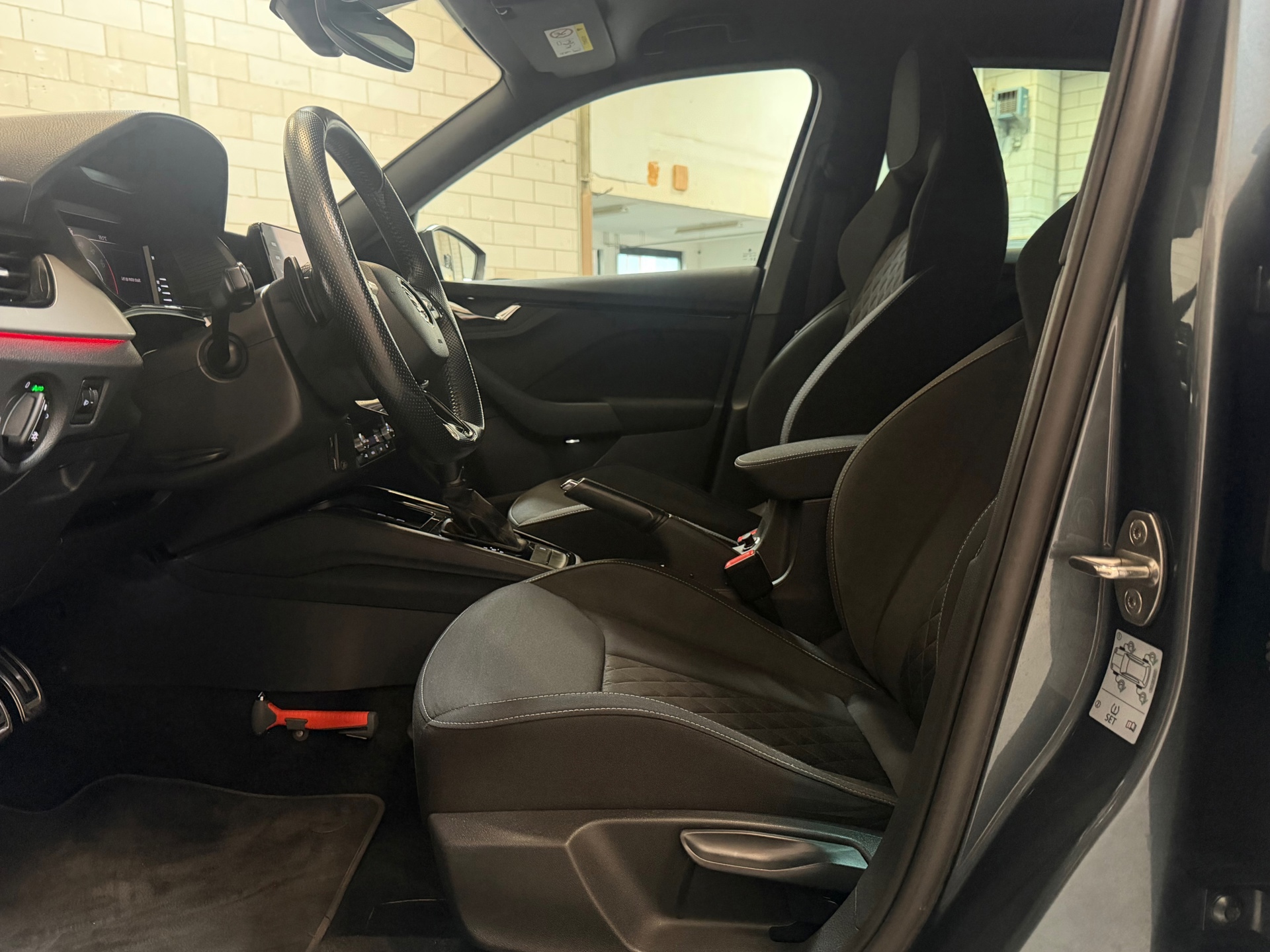 Skoda Kamiq 1.0 TSI Sport Business (2020), foto 8