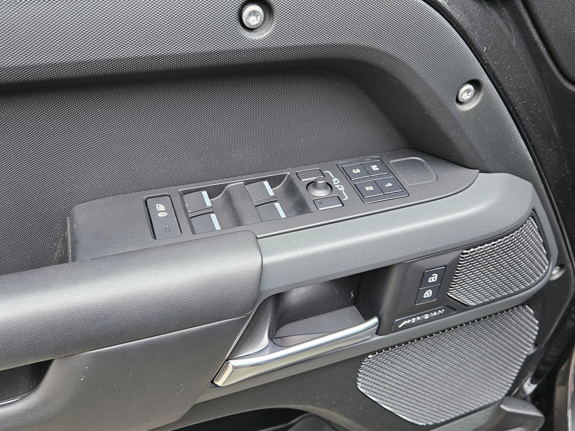Land Rover Defender 110 110 2.0 P400e X-Dynamic HSE (2022), foto 21