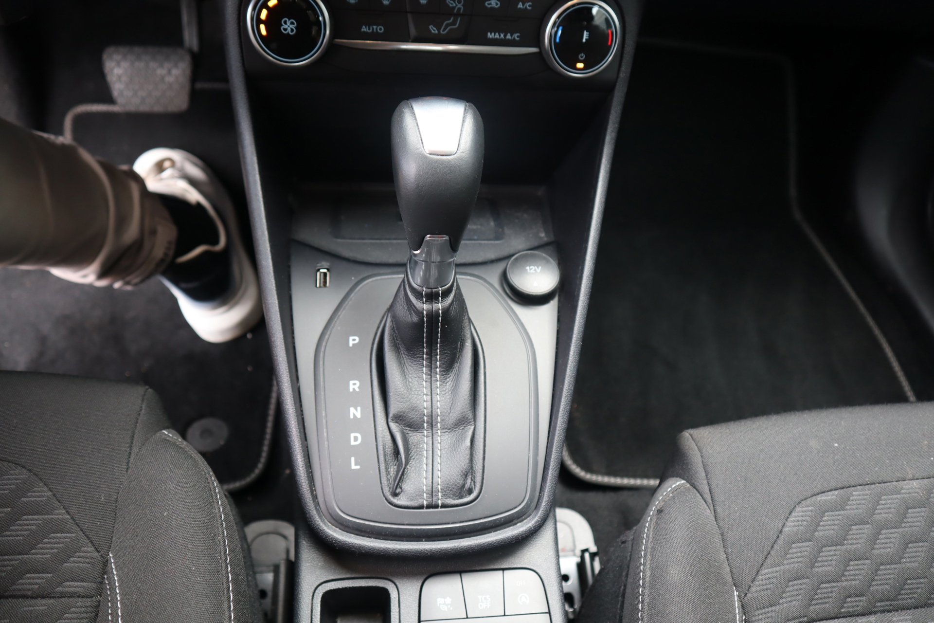 Ford Fiesta 1.0 EcoBoost Hybrid Titanium (2023), foto 14